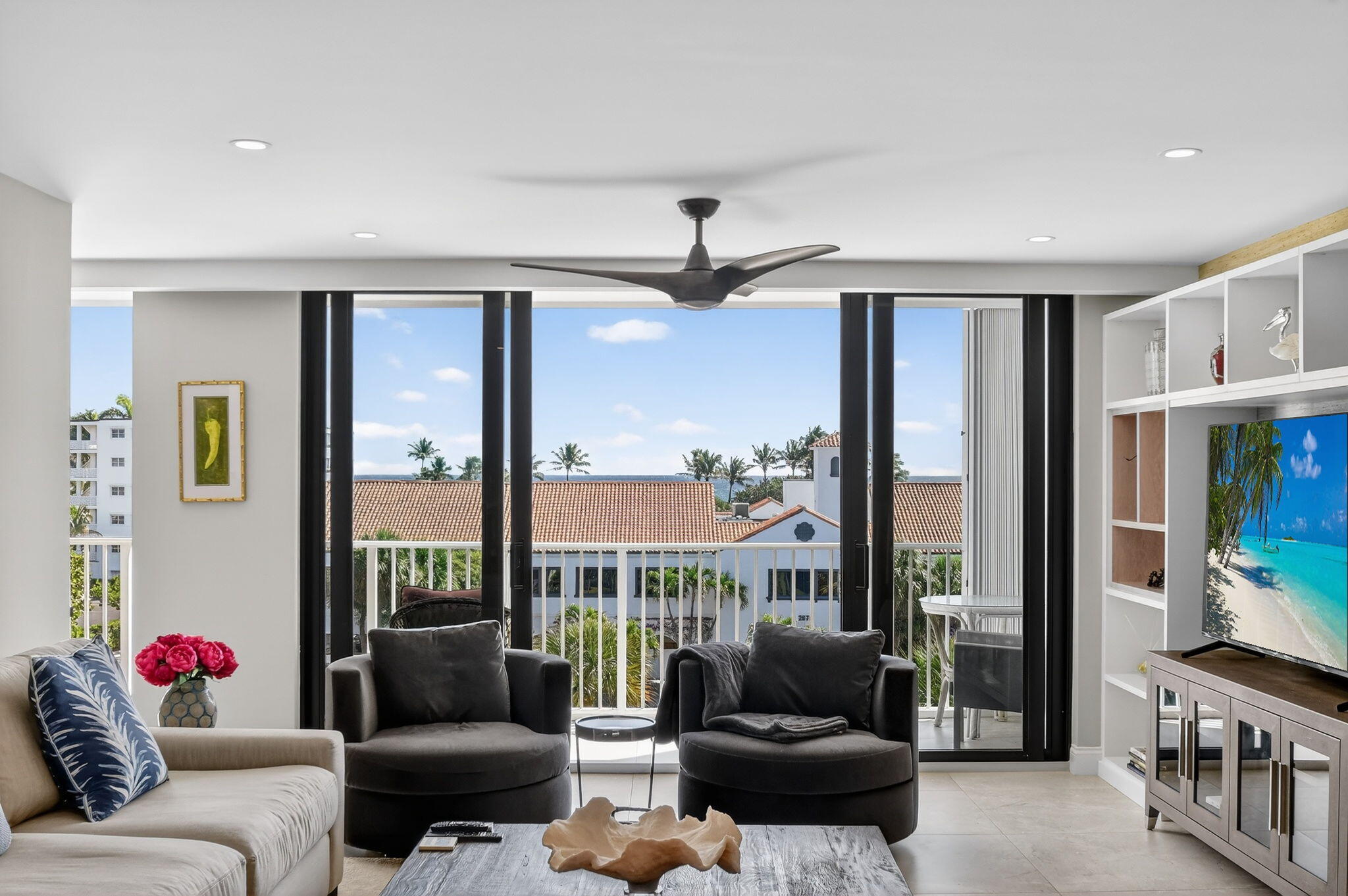 LA PALMA CONDO - Residential