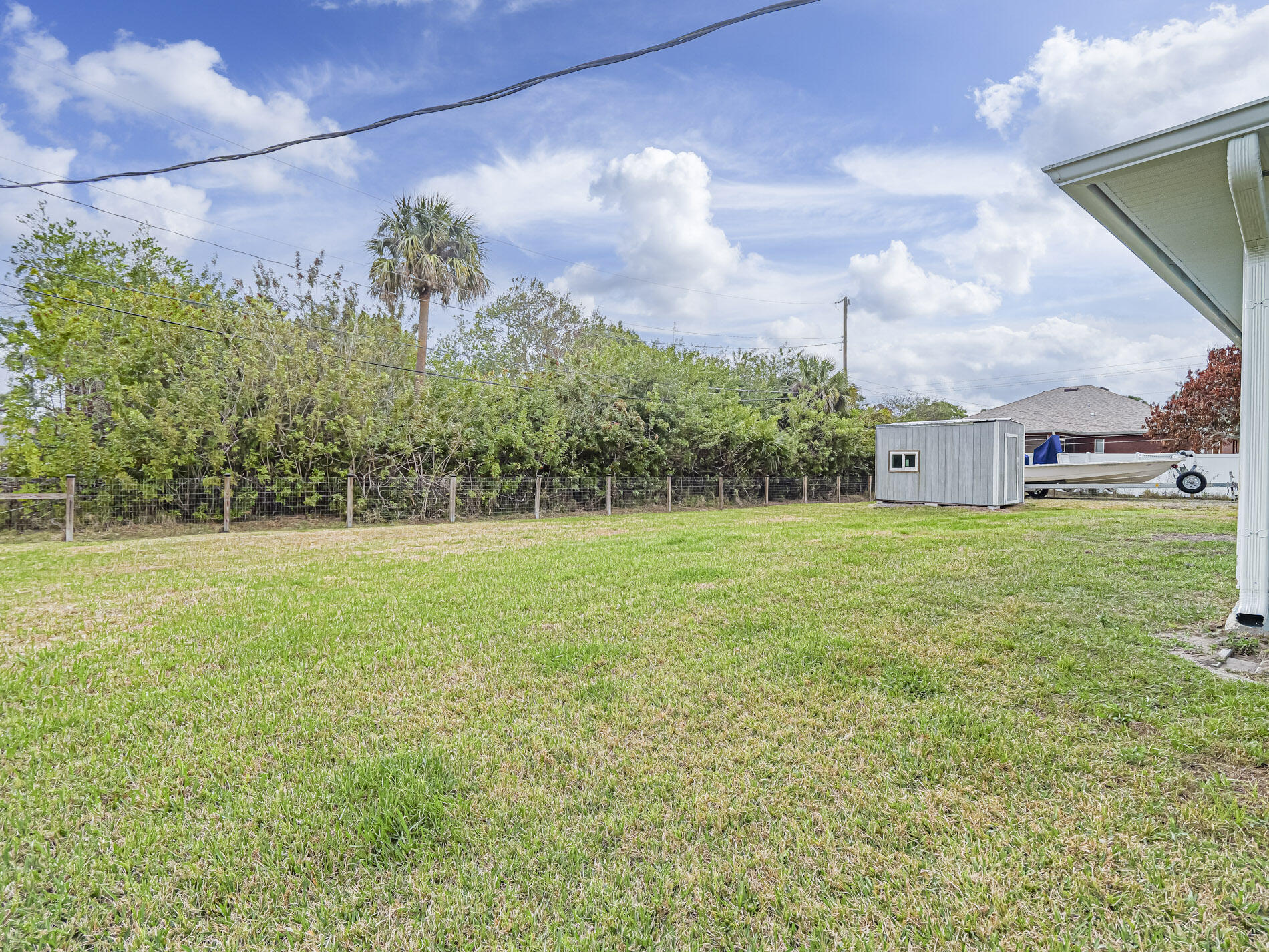 VERO LAKE ESTATES - Residential