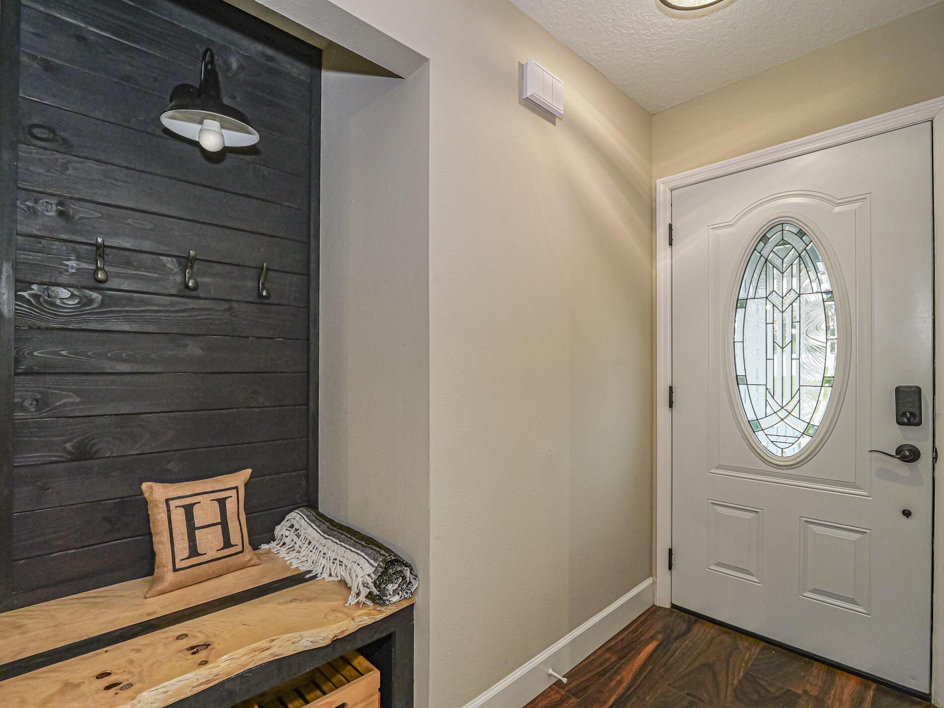 VERO LAKE ESTATES - Residential