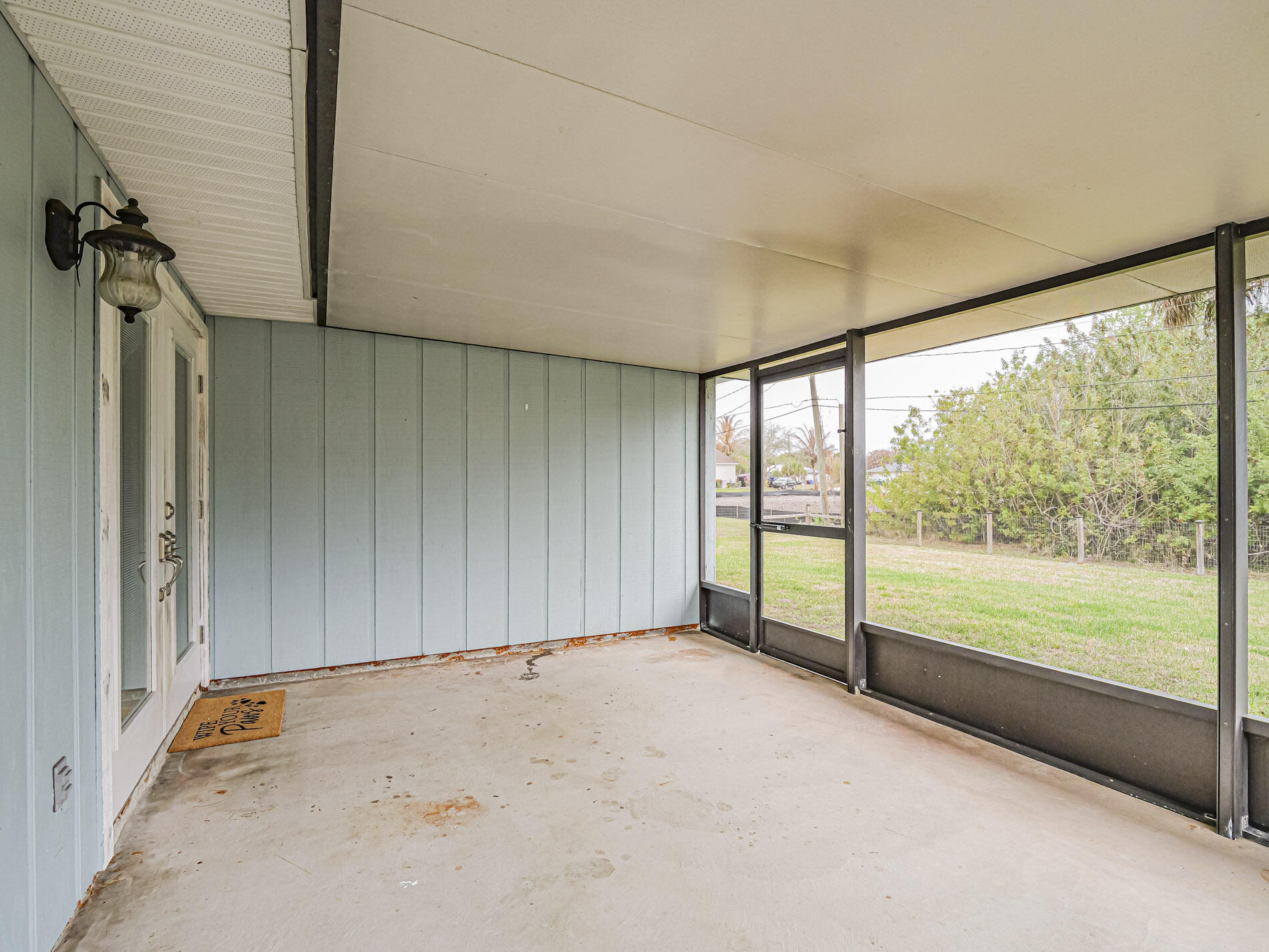 VERO LAKE ESTATES - Residential