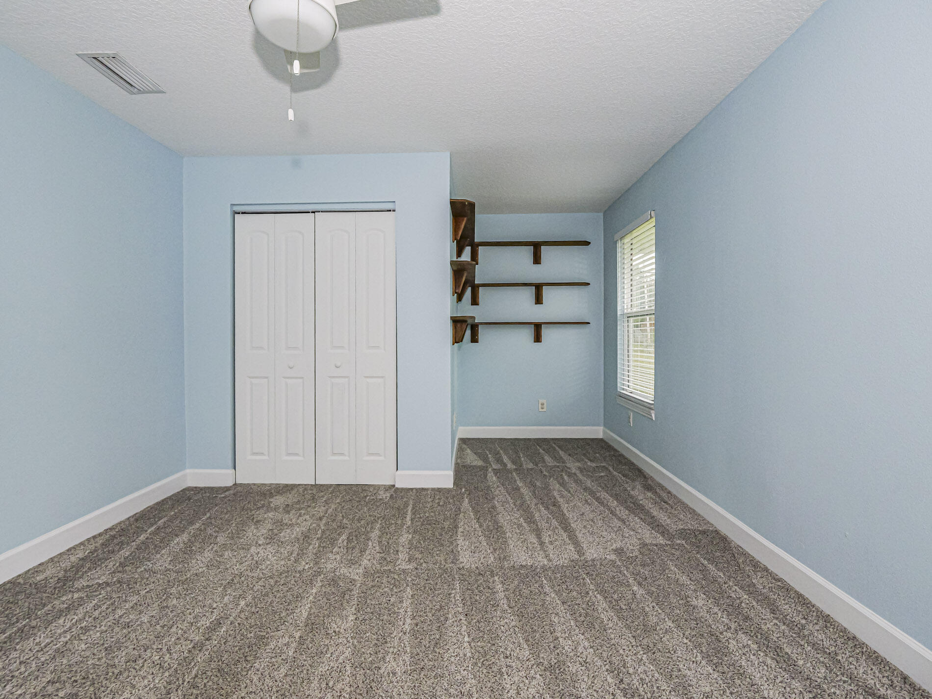 VERO LAKE ESTATES - Residential