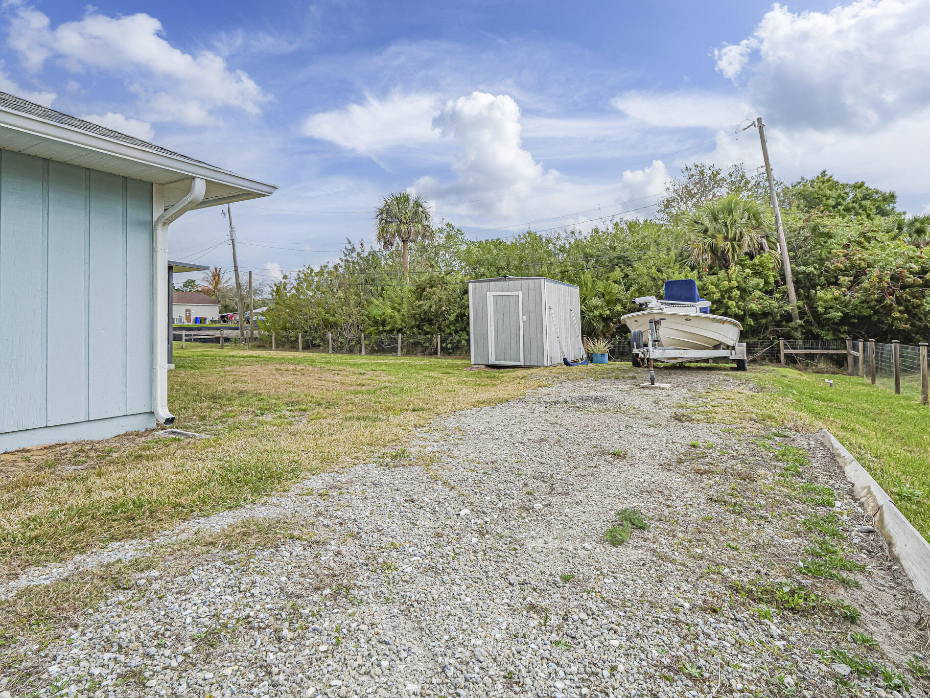 VERO LAKE ESTATES - Residential