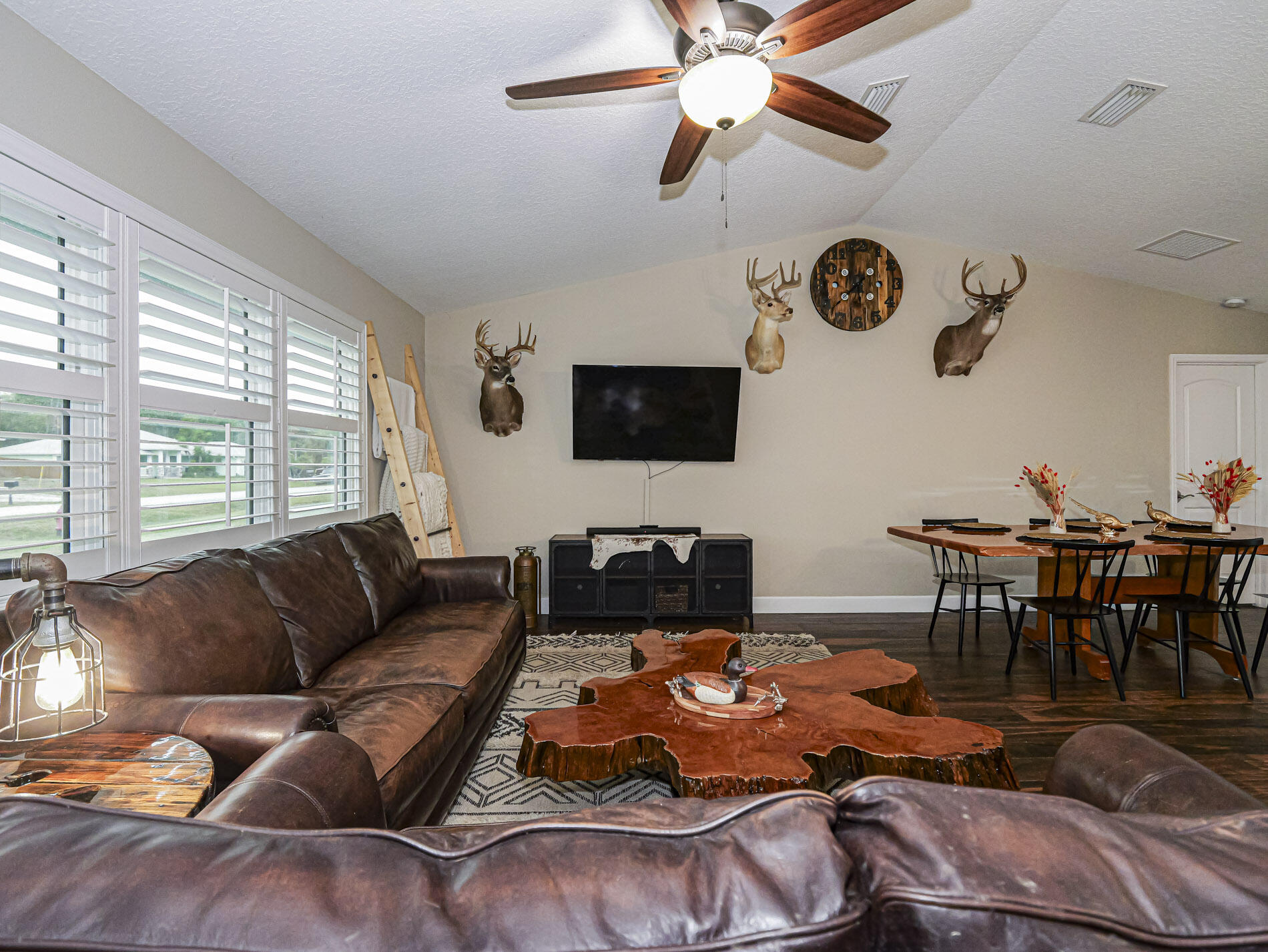 VERO LAKE ESTATES - Residential