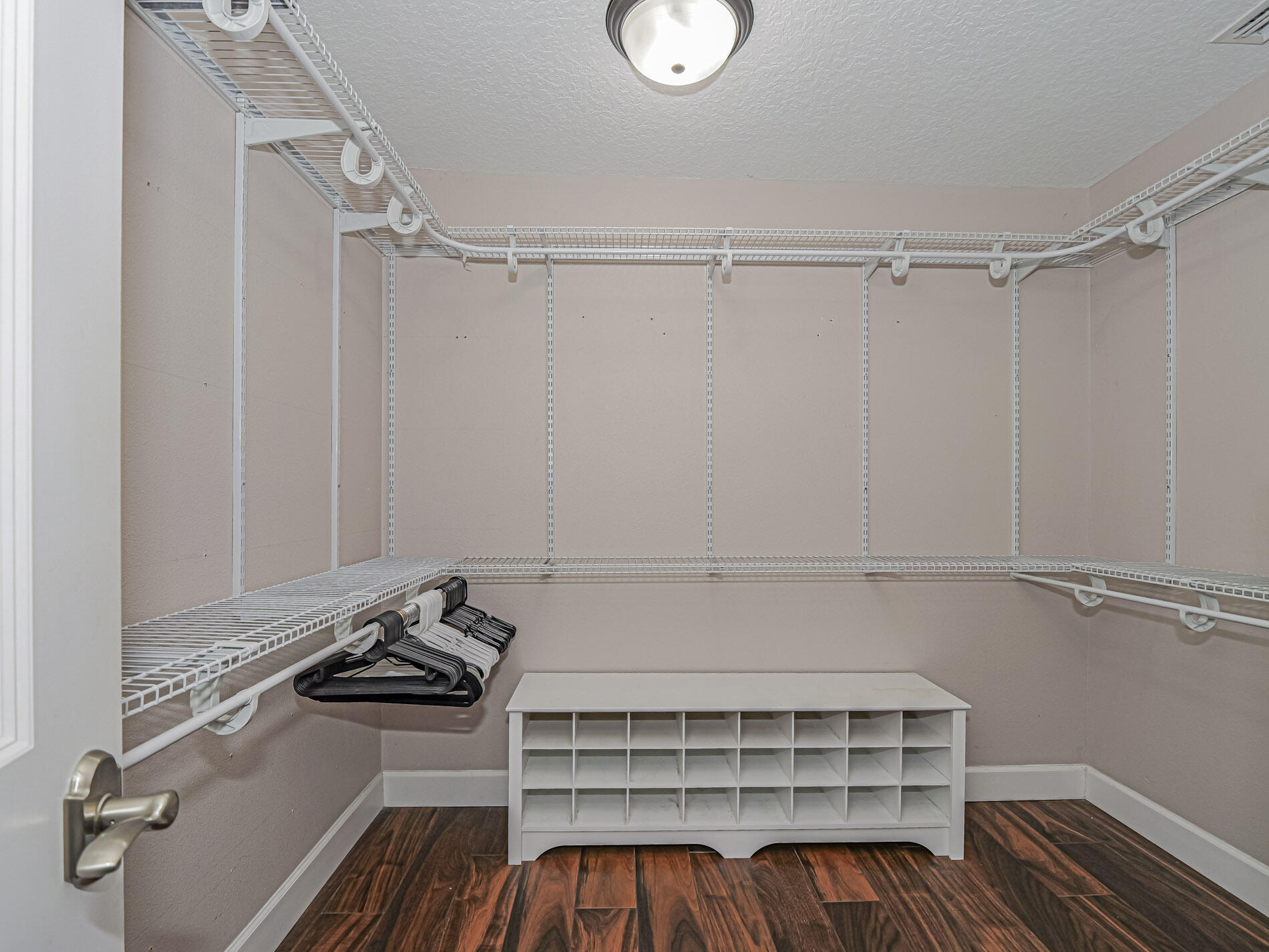 VERO LAKE ESTATES - Residential