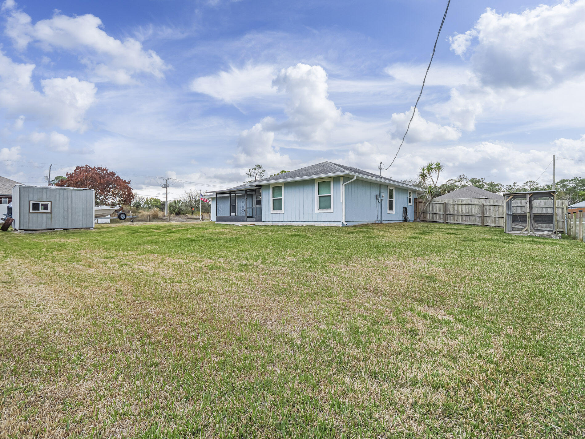 VERO LAKE ESTATES - Residential