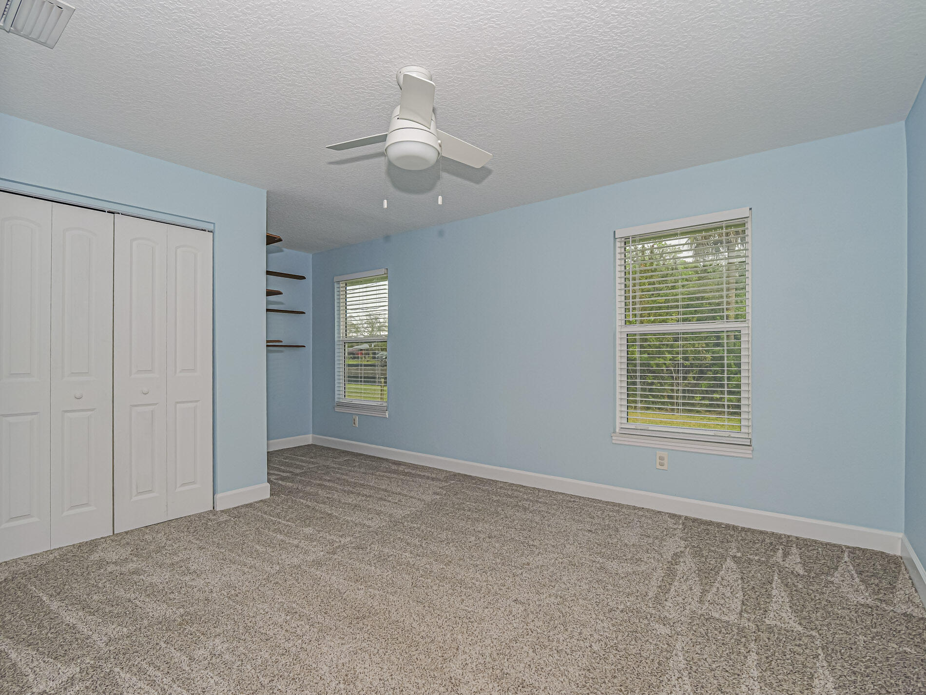 VERO LAKE ESTATES - Residential