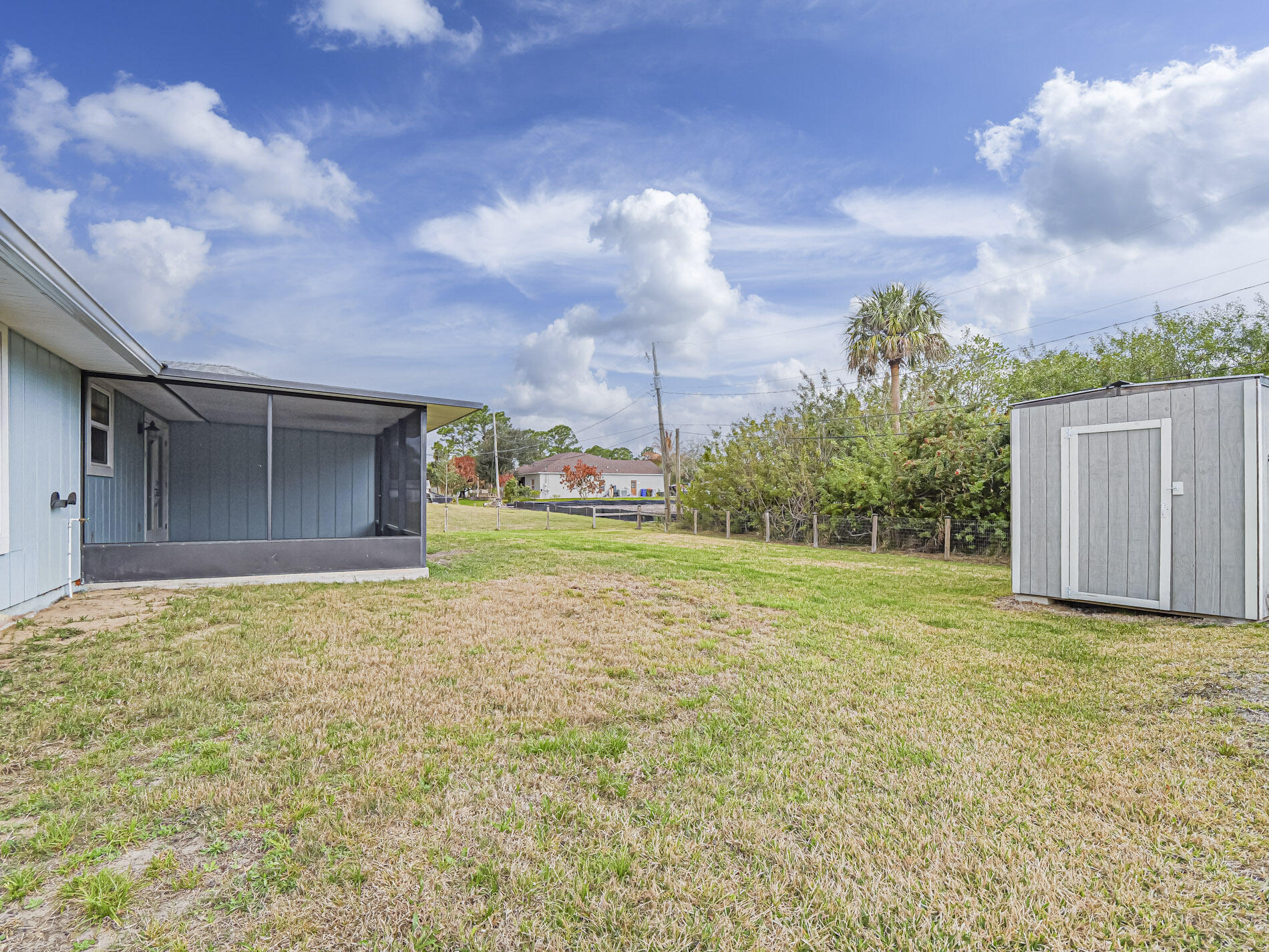 VERO LAKE ESTATES - Residential