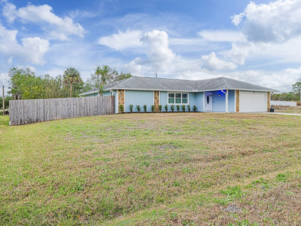 Photo of 9026 85th Place, Vero Beach, FL 32967 (MLS # R11166540)