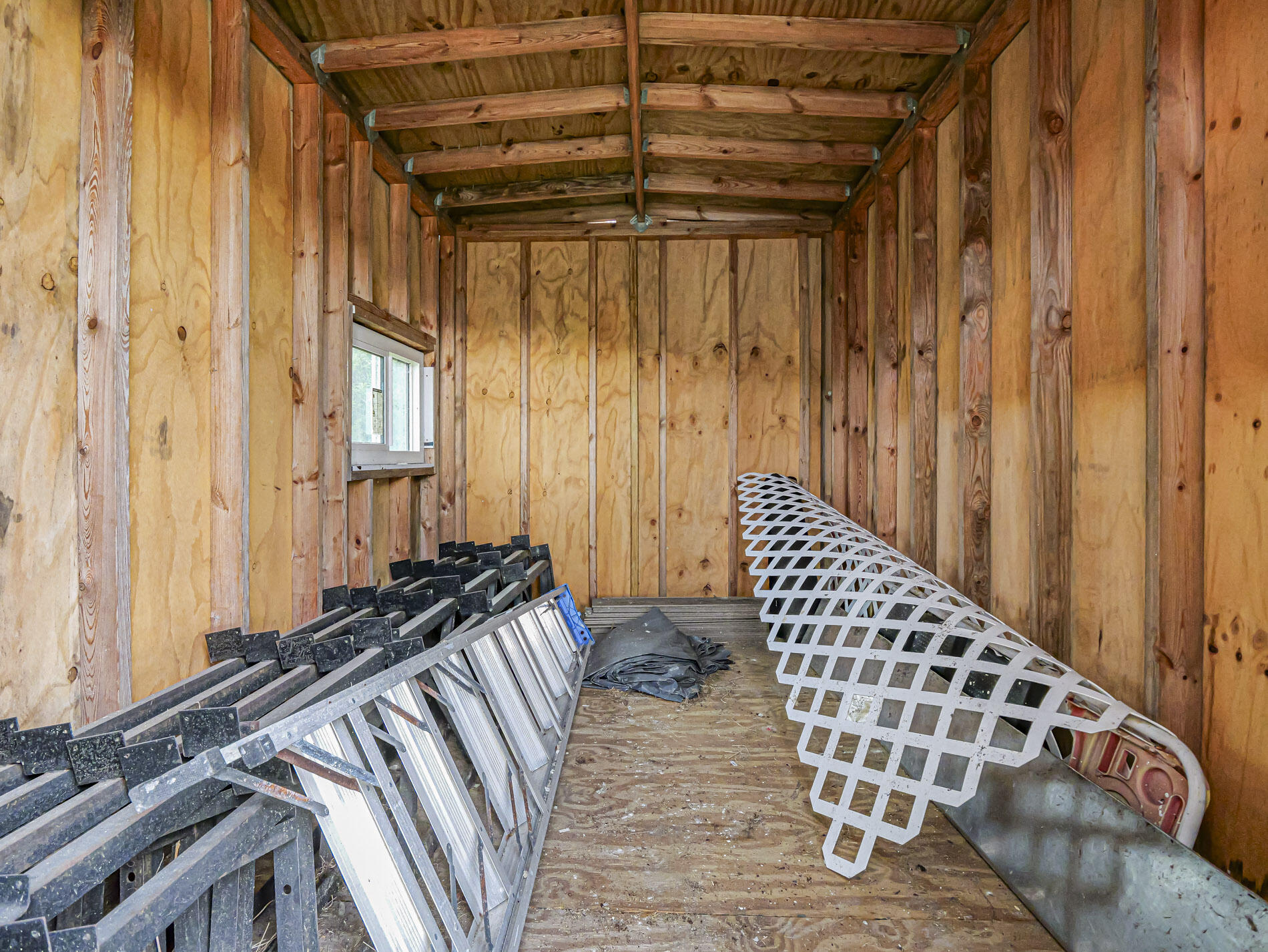 VERO LAKE ESTATES - Residential