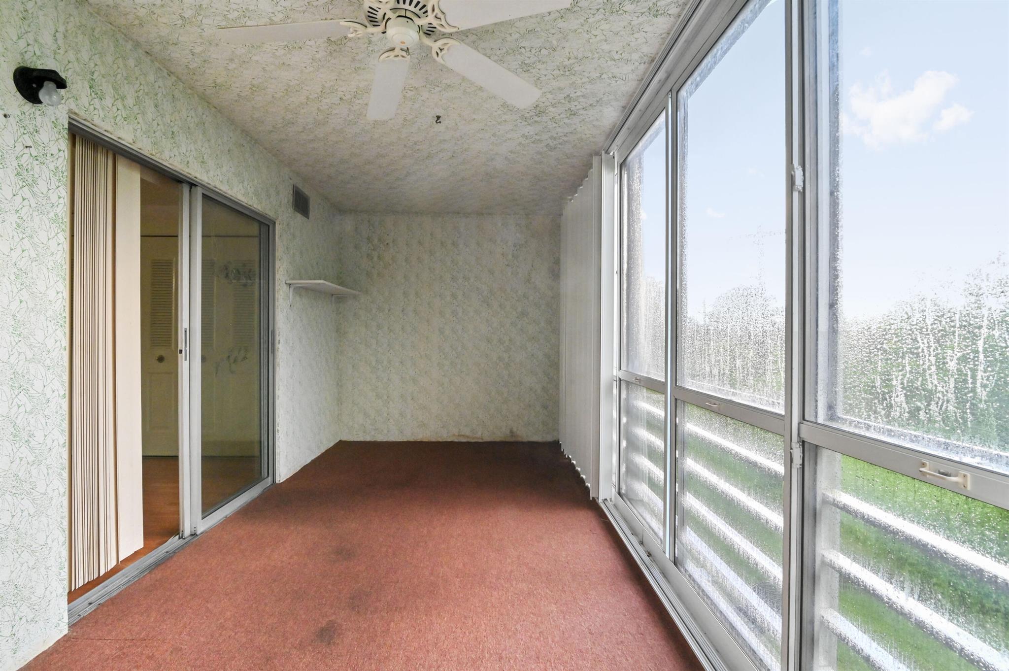 SOUTHAMPTON CONDO - Residential