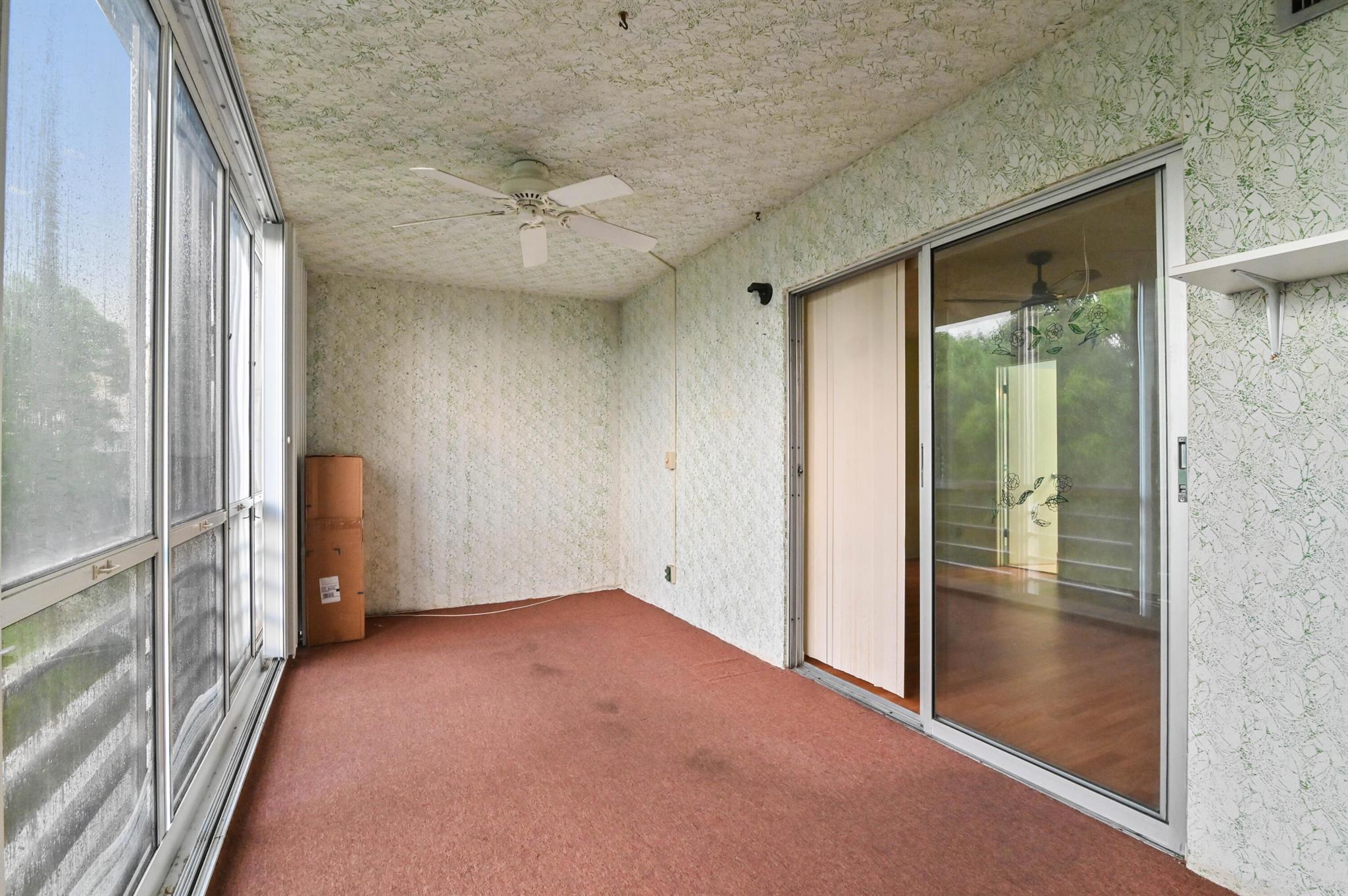 SOUTHAMPTON CONDO - Residential