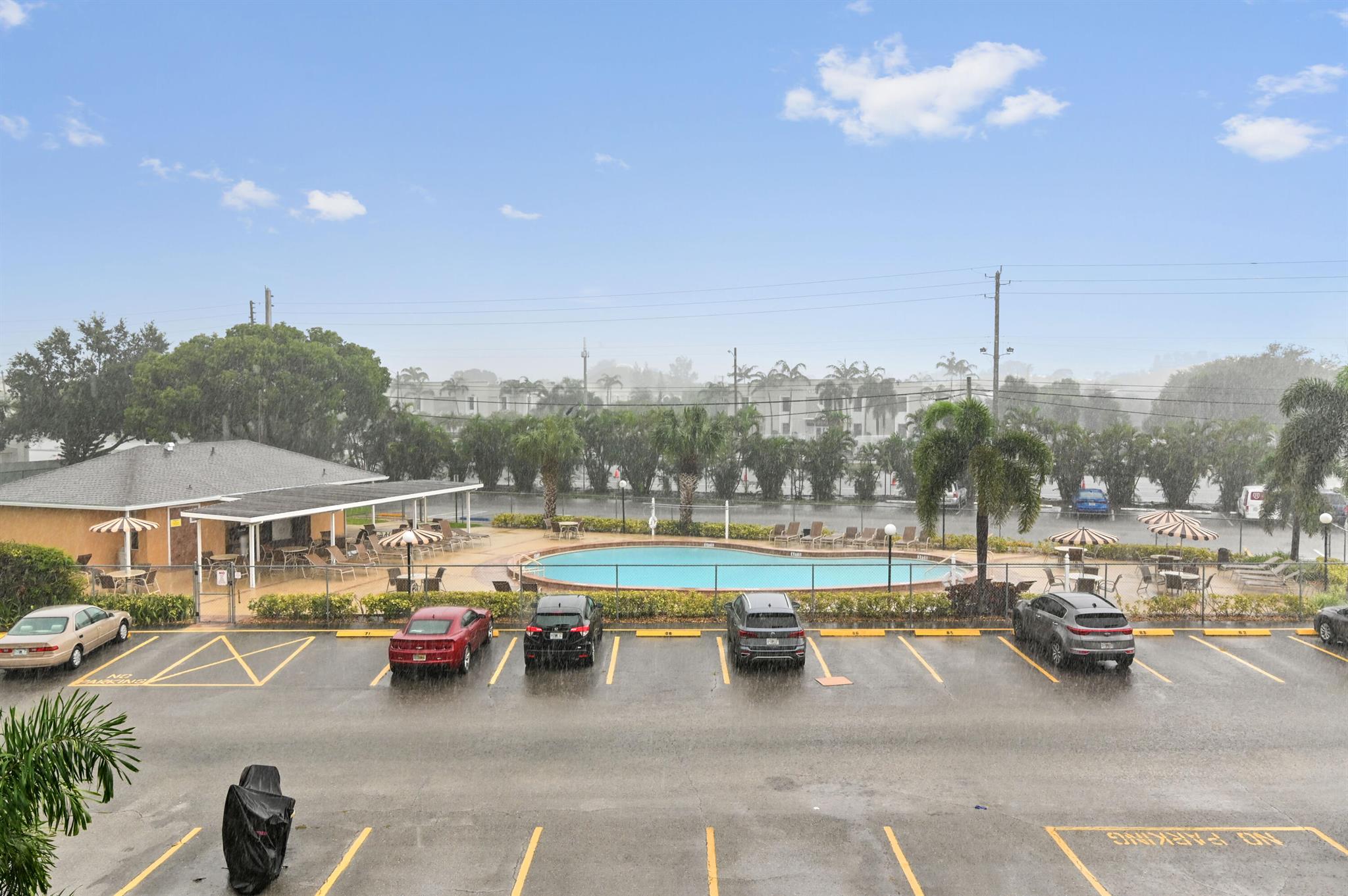 SOUTHAMPTON CONDO - Residential