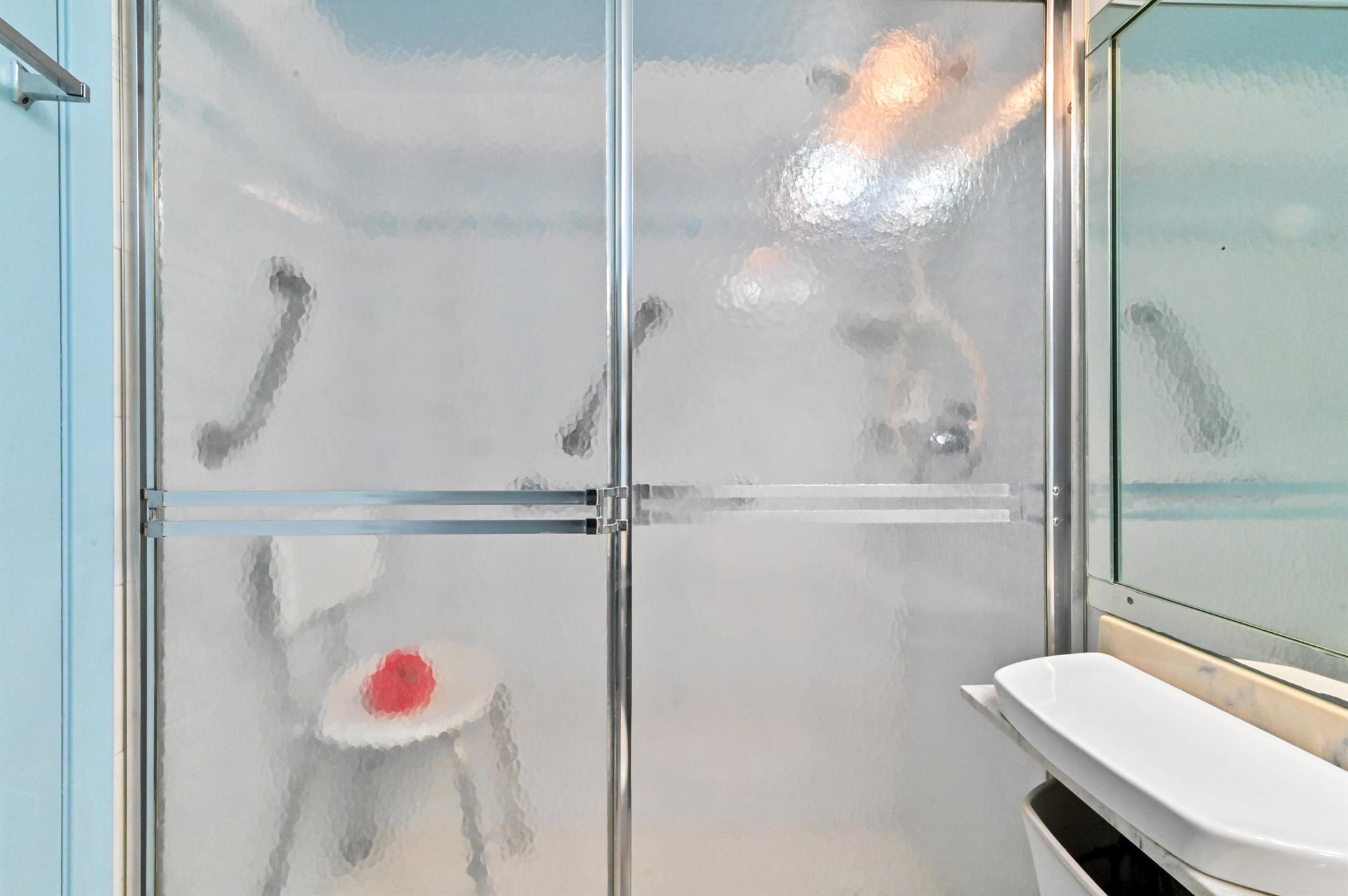 SOUTHAMPTON CONDO - Residential