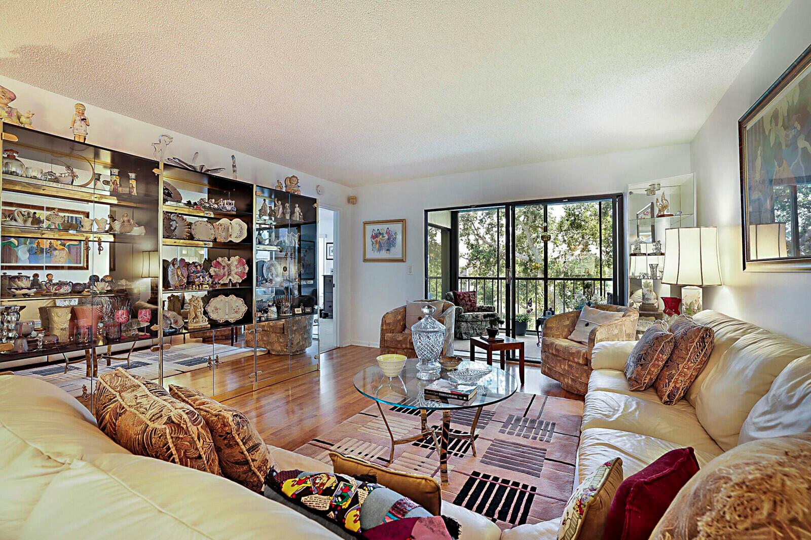 HUNTINGTON POINTE - Residential