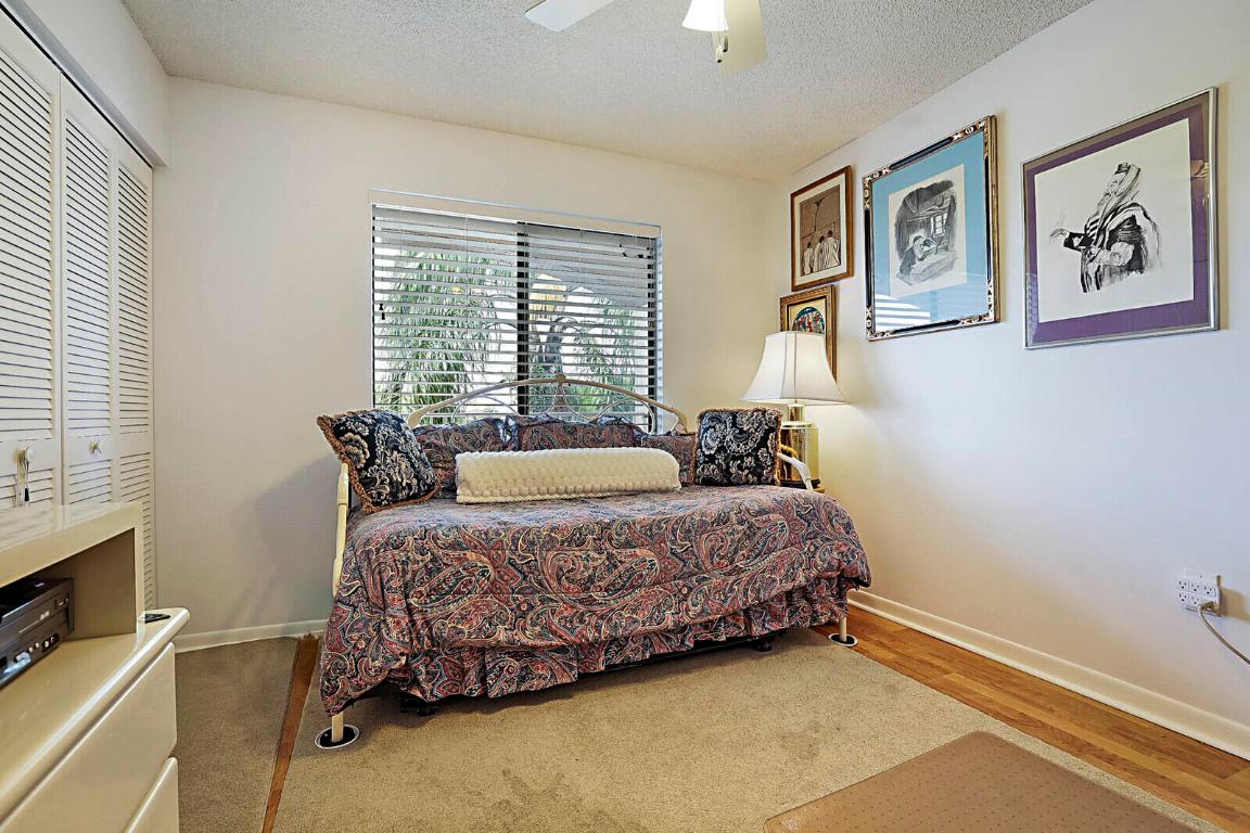 HUNTINGTON POINTE - Residential