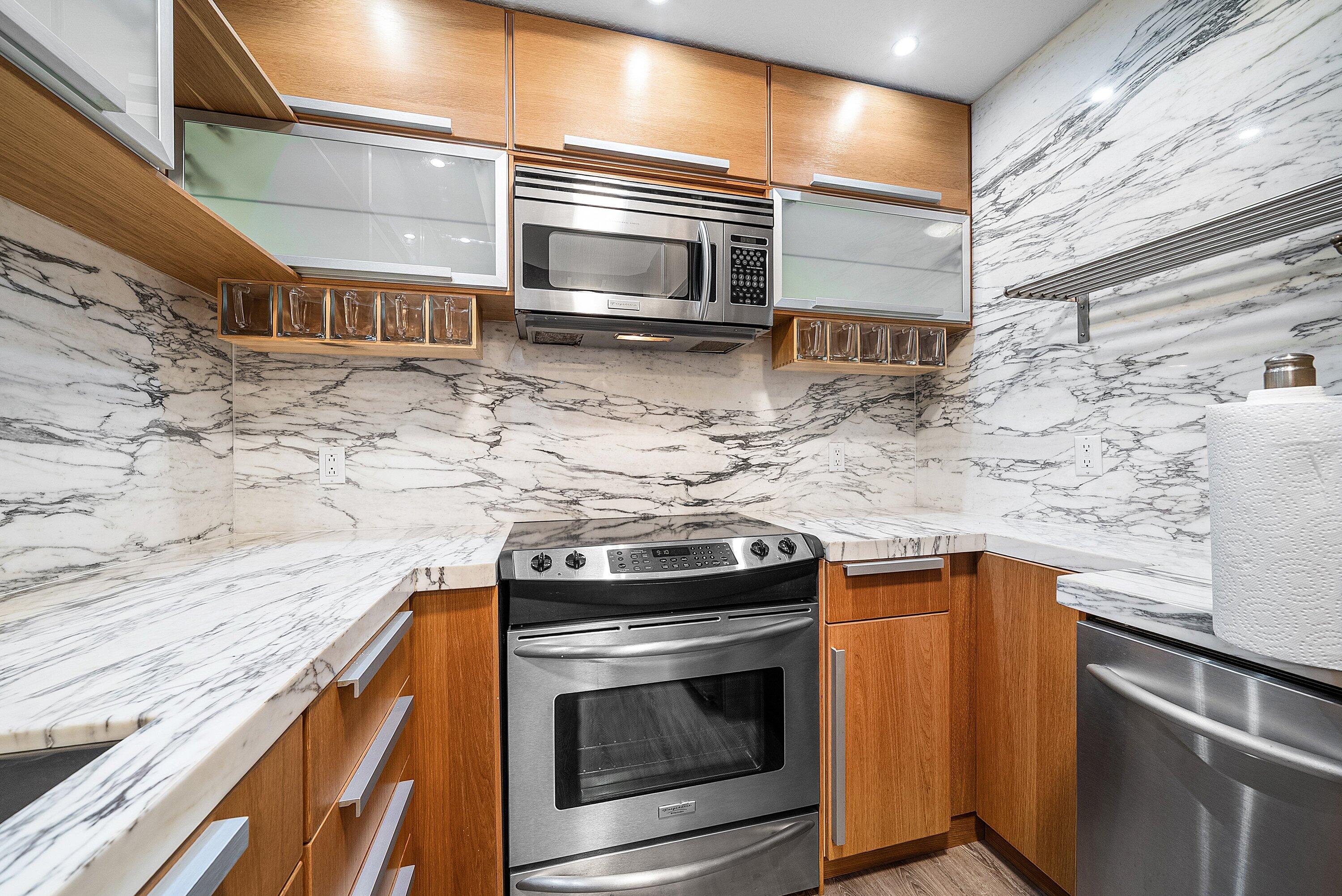 VILLAS AT HARBOR ISLES CONDO - Residential