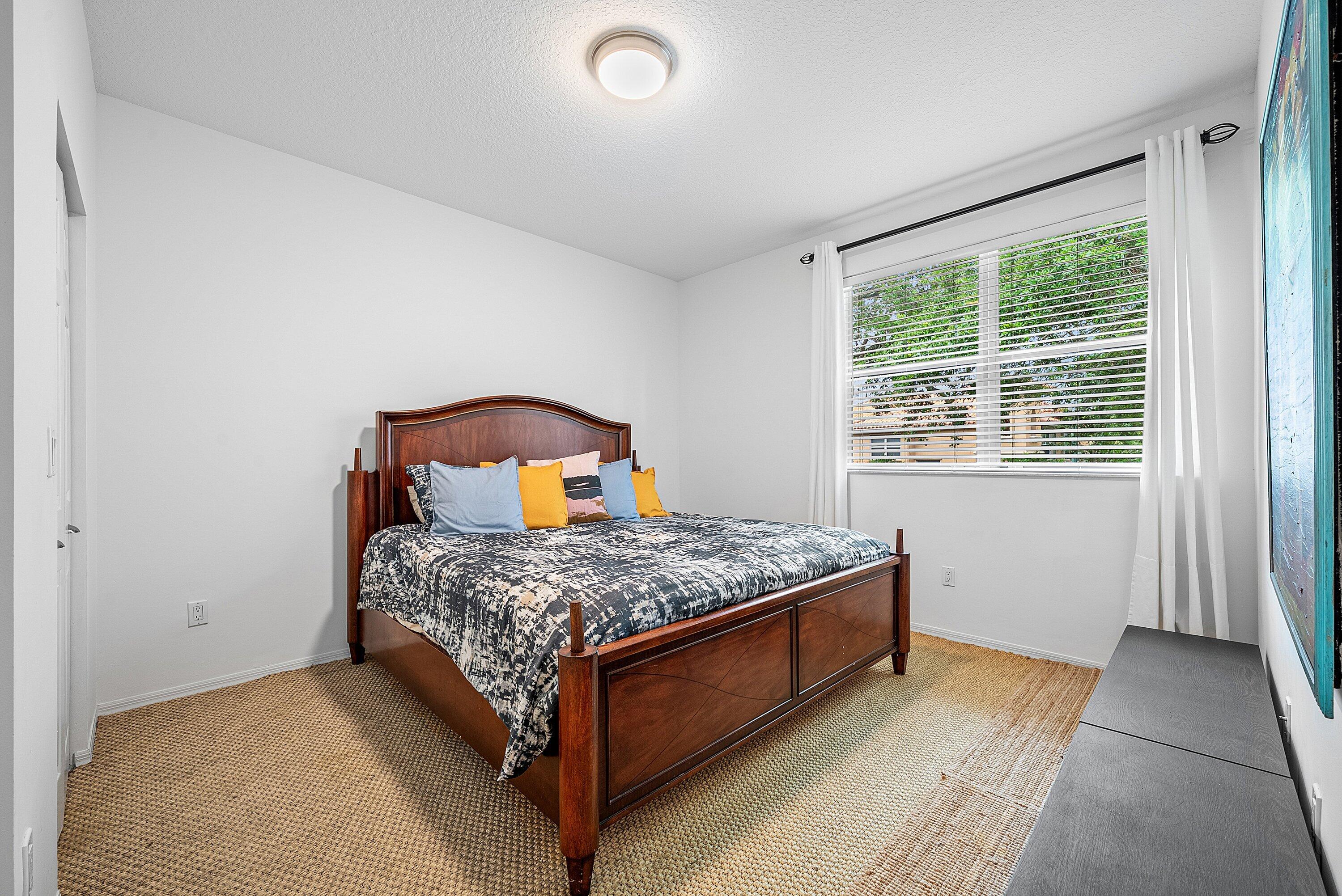 VILLAS AT HARBOR ISLES CONDO - Residential