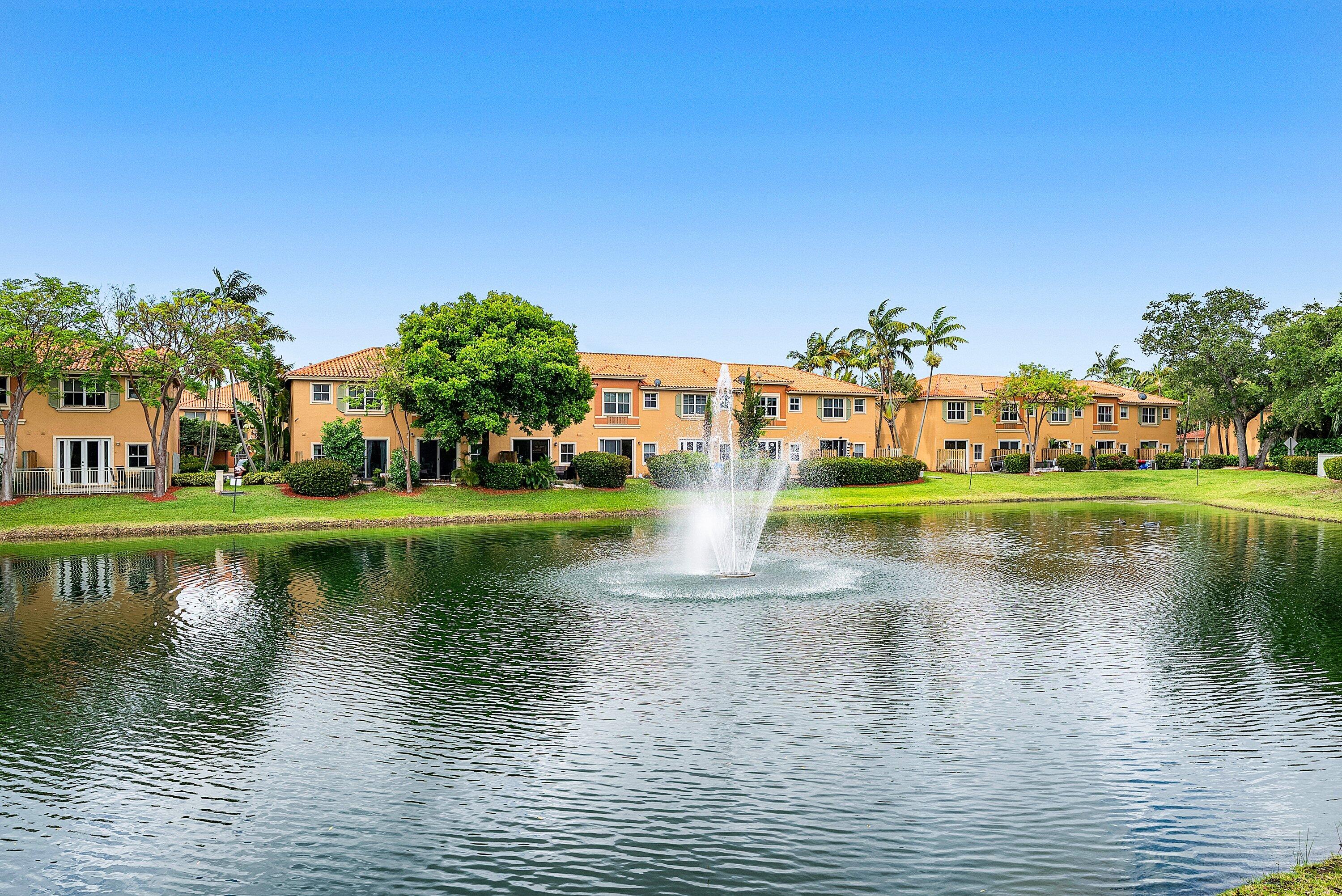 VILLAS AT HARBOR ISLES CONDO - Residential