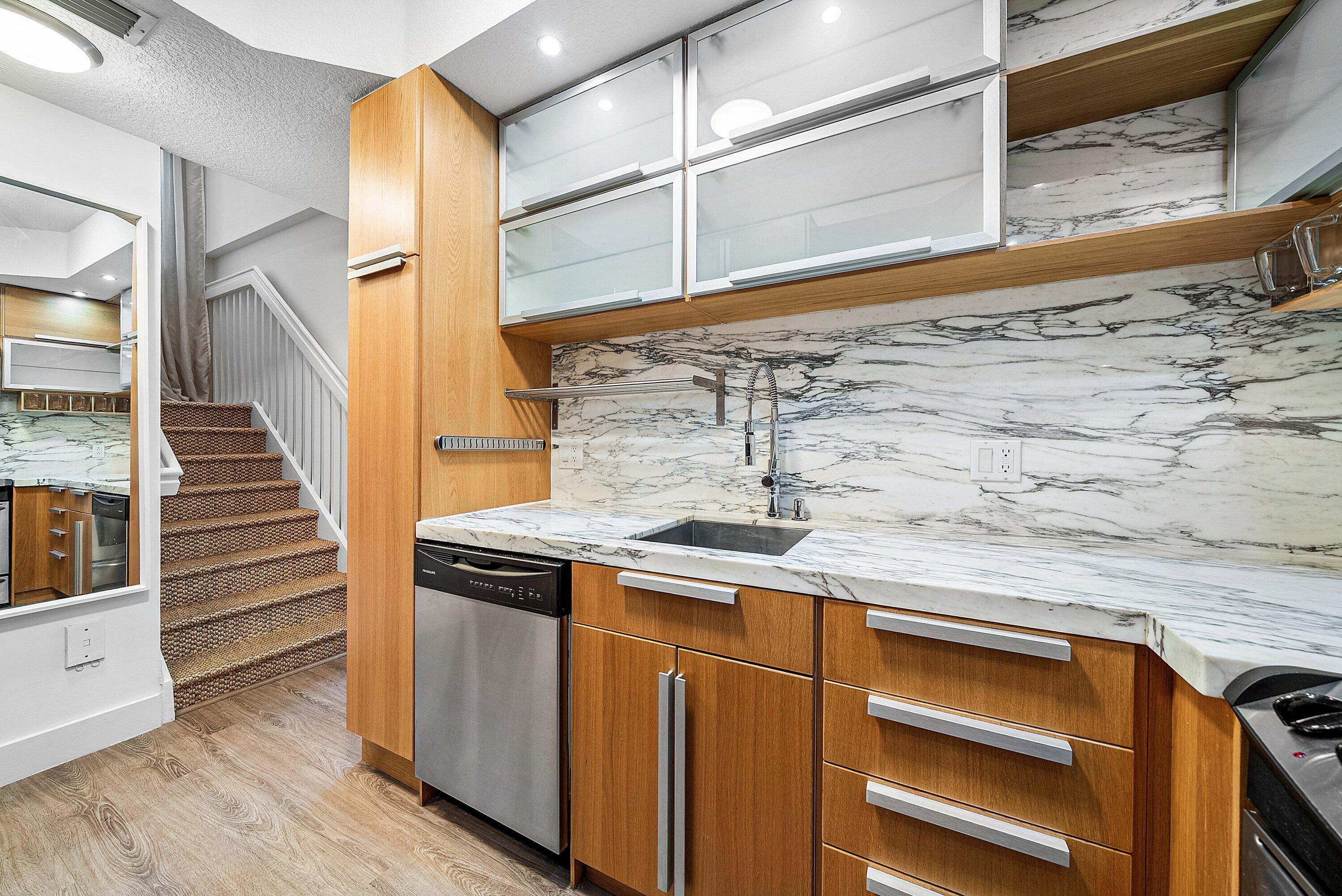 VILLAS AT HARBOR ISLES CONDO - Residential