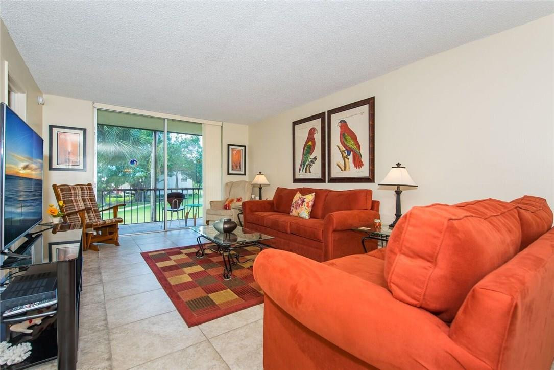 HOLLYBROOK GOLF & TENNIS - Residential