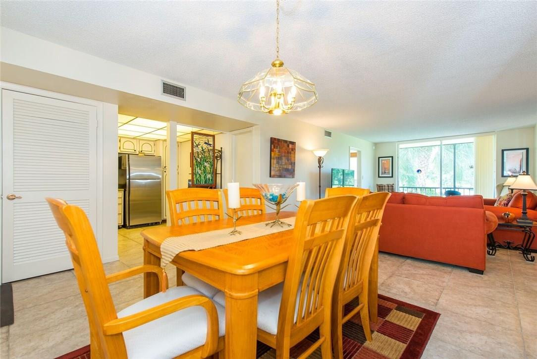 HOLLYBROOK GOLF & TENNIS - Residential