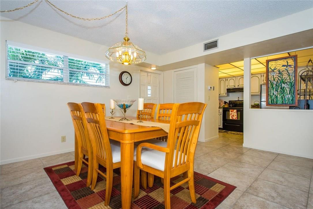 HOLLYBROOK GOLF & TENNIS - Residential