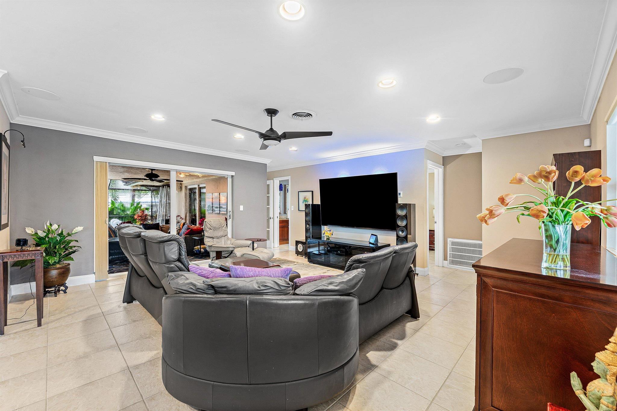 ROYAL PALM ACRES NINTH SE - Residential