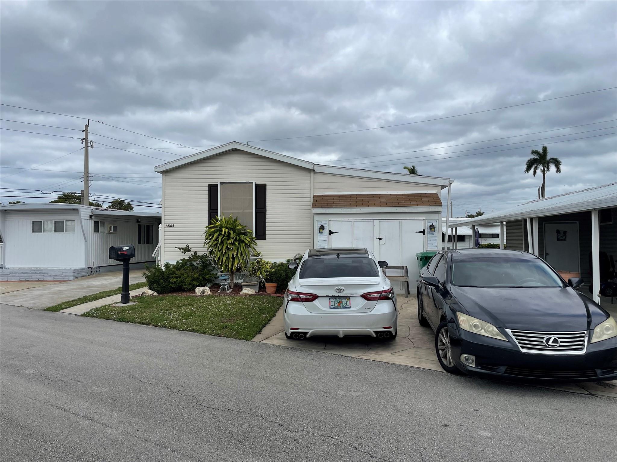 View Davie, FL 33324 mobile home