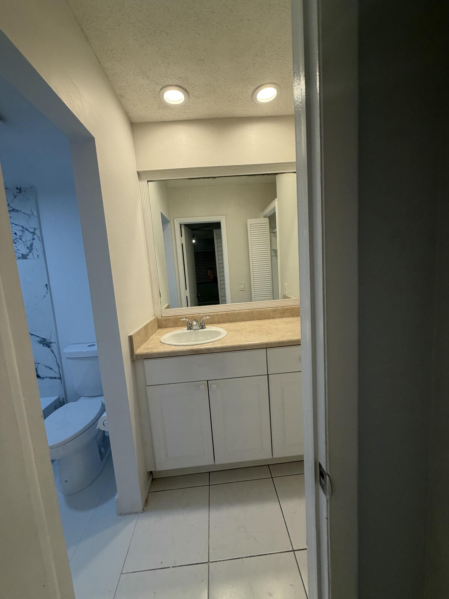 CORAL GARDENS CONDO - Residential Lease