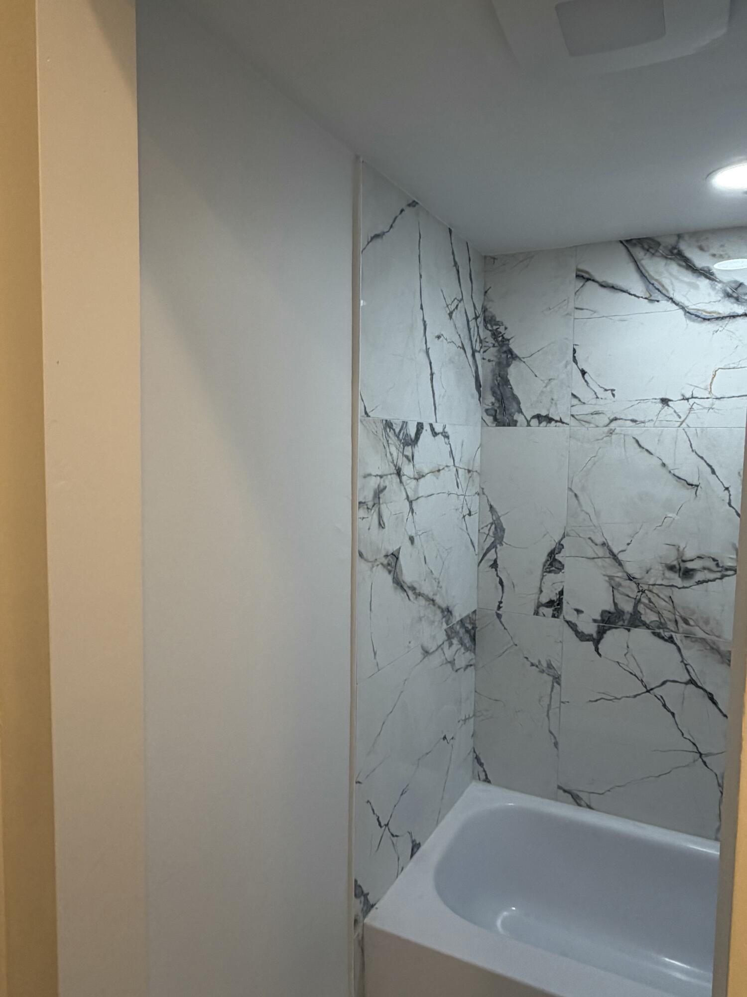 CORAL GARDENS CONDO - Residential Lease