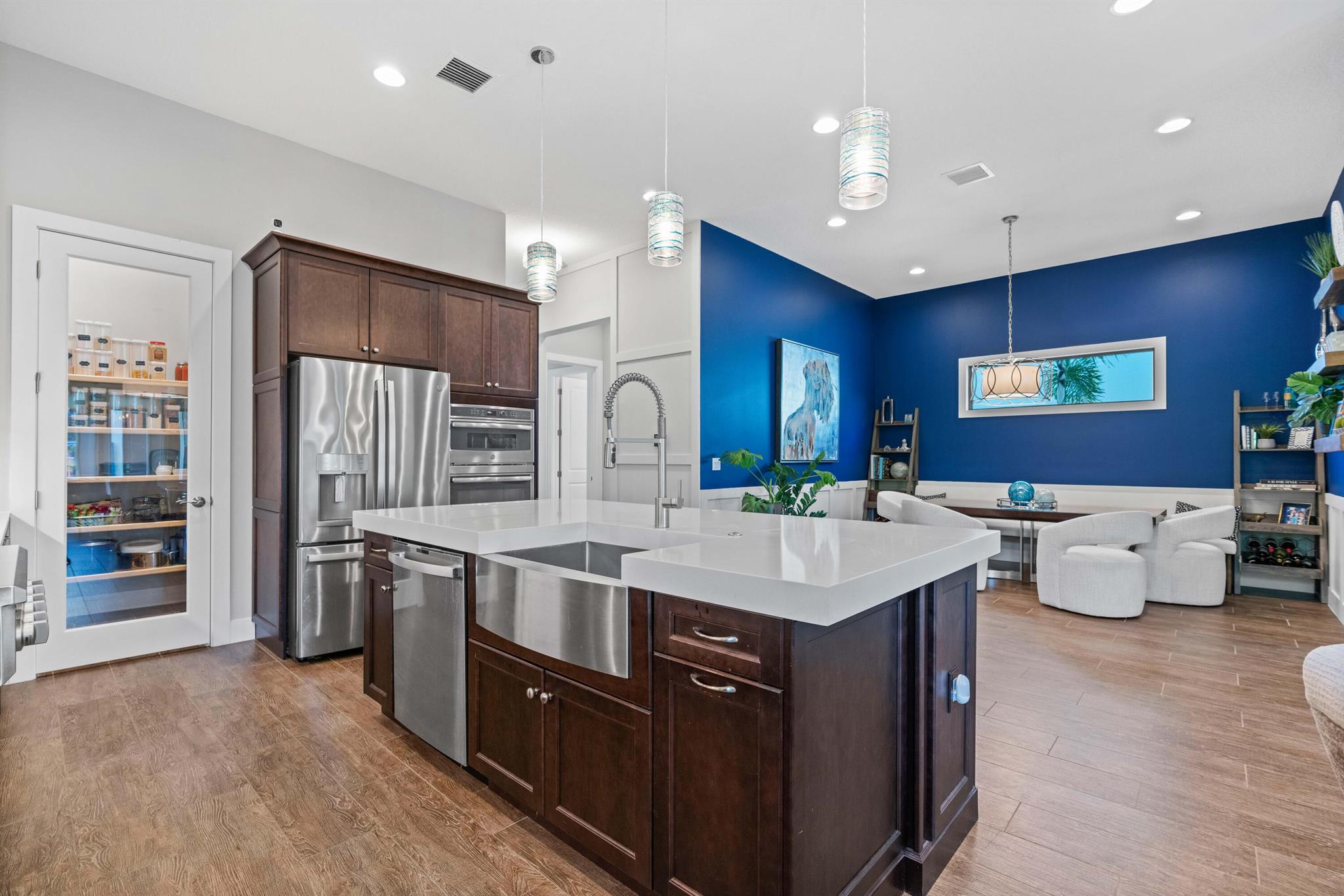 ALTON NEIGHBORHOOD - Residential