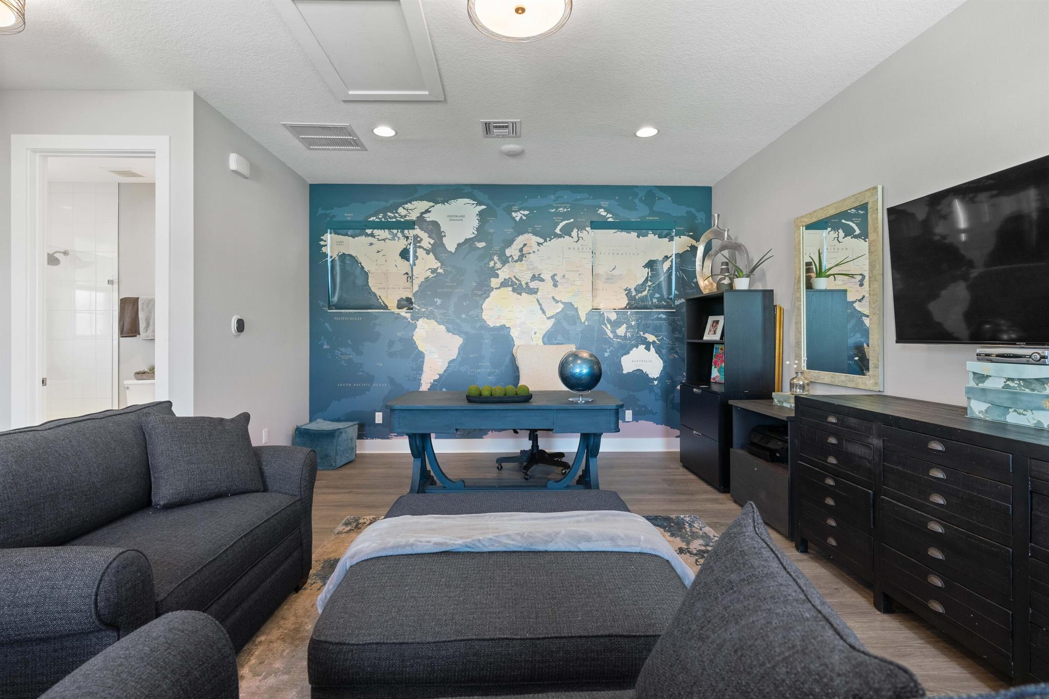 ALTON NEIGHBORHOOD - Residential