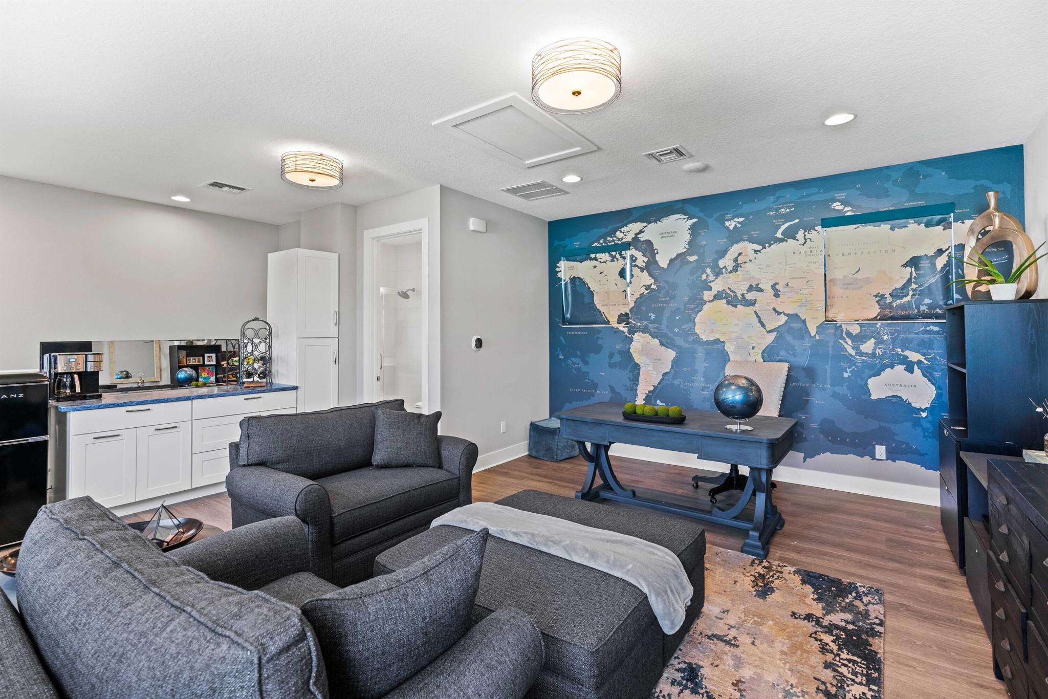 ALTON NEIGHBORHOOD - Residential