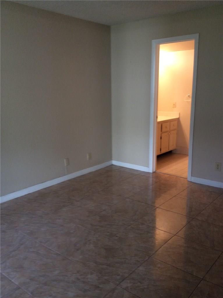 Villas At Meadow Lakes - Residential Lease