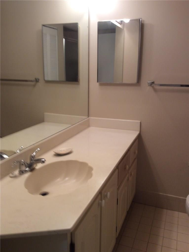 Villas At Meadow Lakes - Residential Lease