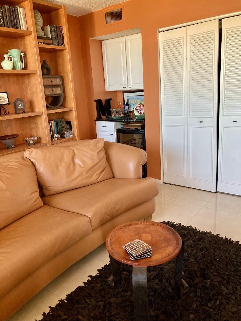 LE CHATEAU ROYAL CONDO - Residential Lease