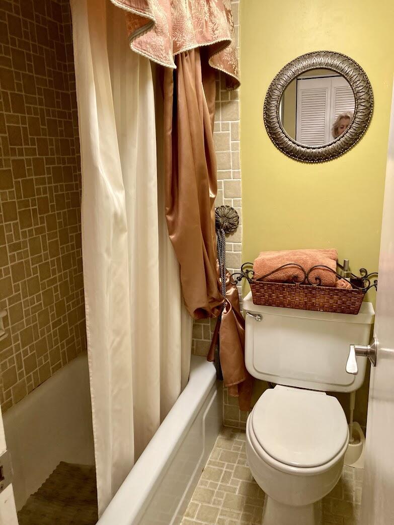 LE CHATEAU ROYAL CONDO - Residential Lease