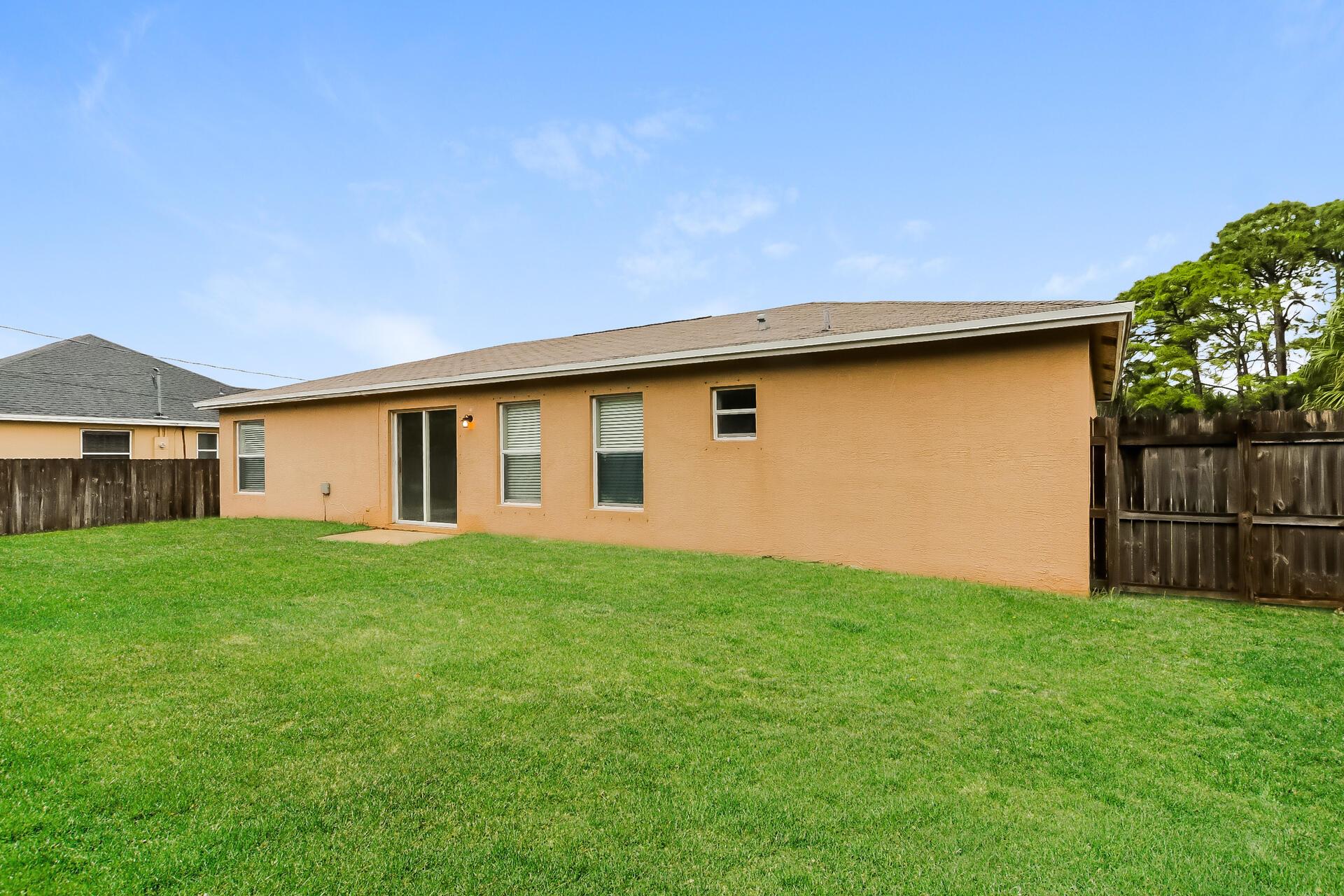 PORT ST LUCIE SECTION 19 - Residential Lease