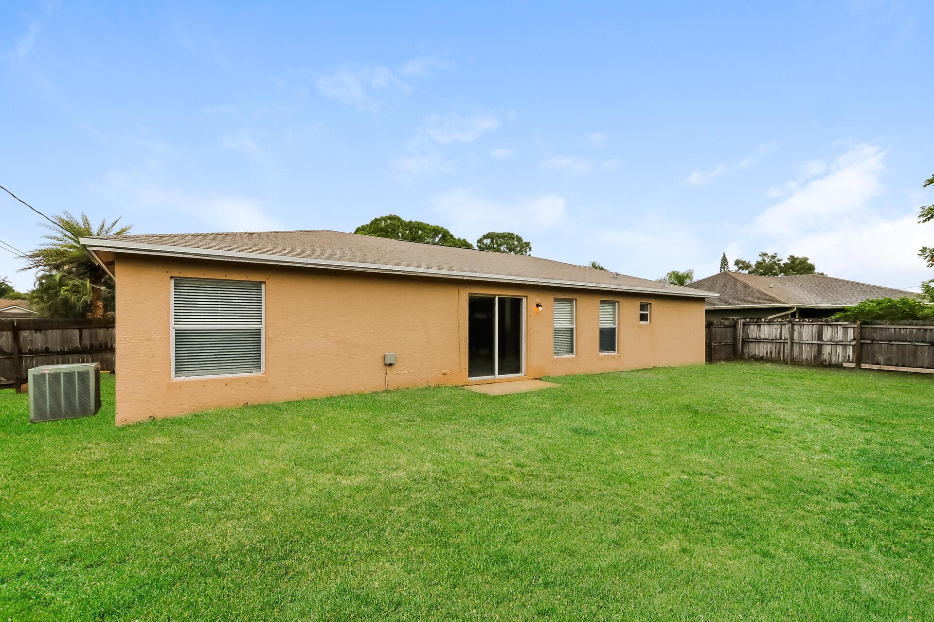 PORT ST LUCIE SECTION 19 - Residential Lease