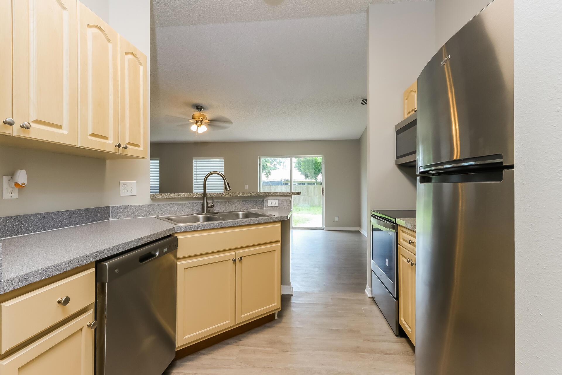 PORT ST LUCIE SECTION 19 - Residential Lease