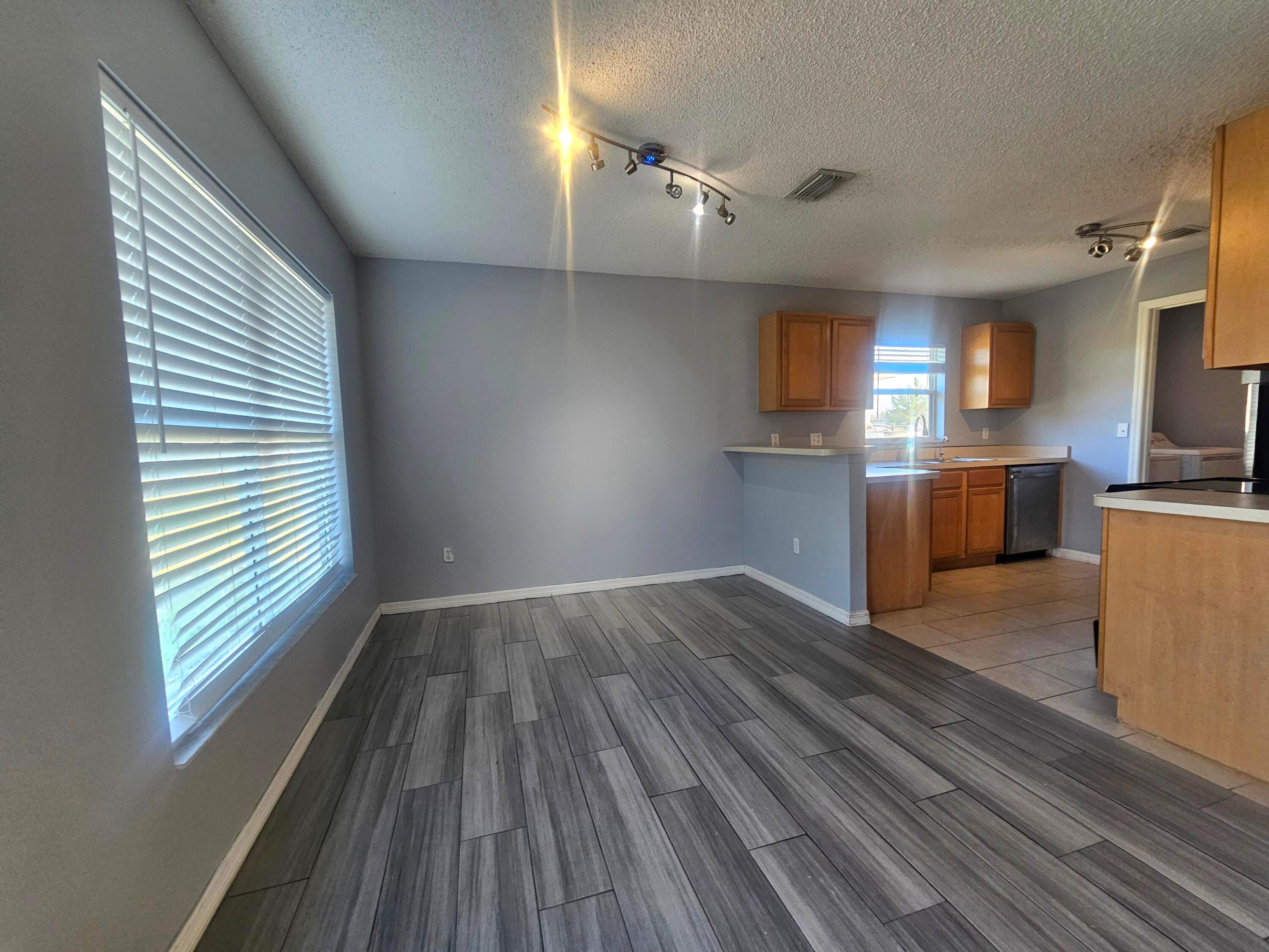 PORT ST LUCIE SECTION 9 - Residential Lease