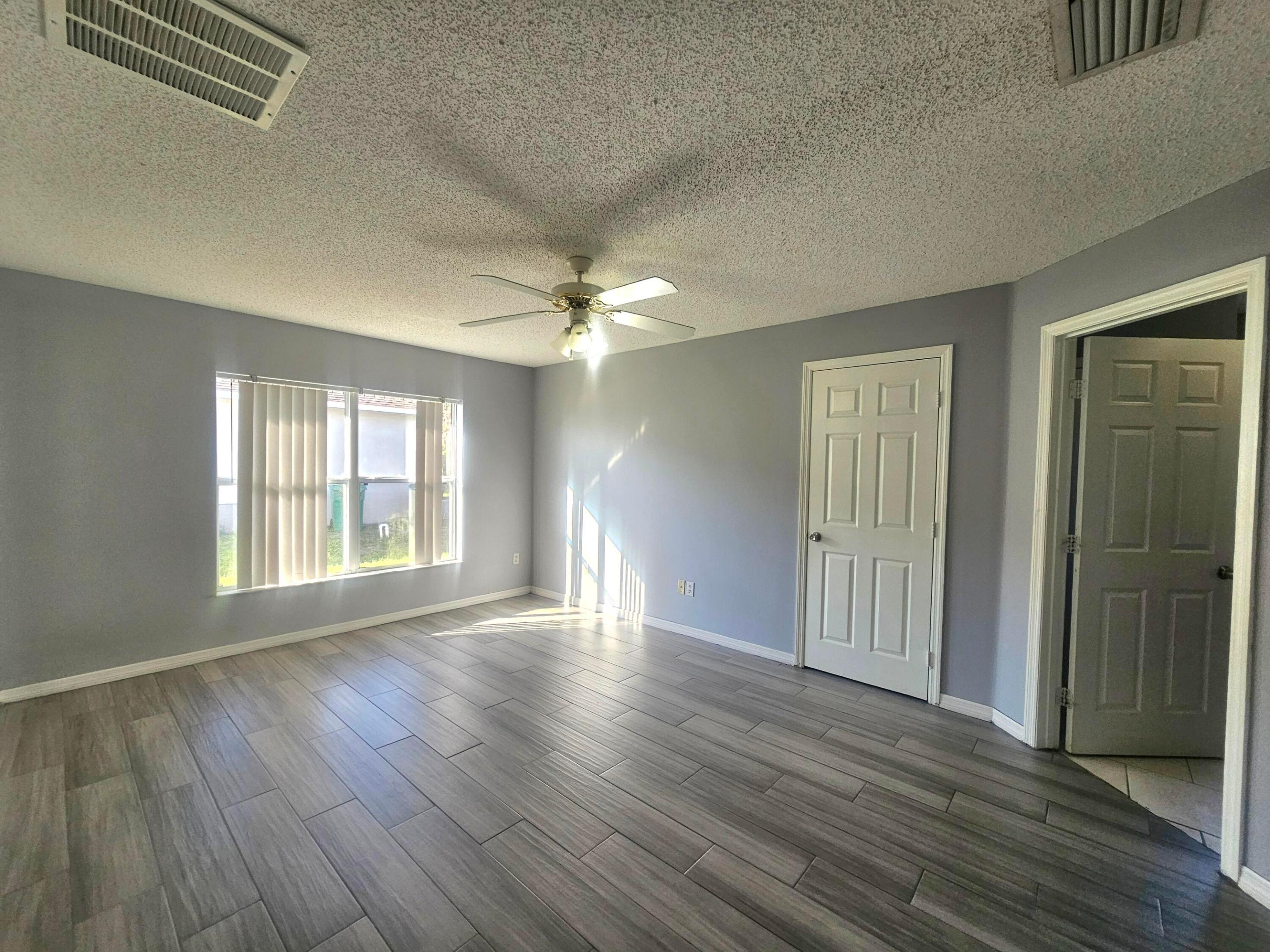 PORT ST LUCIE SECTION 9 - Residential Lease