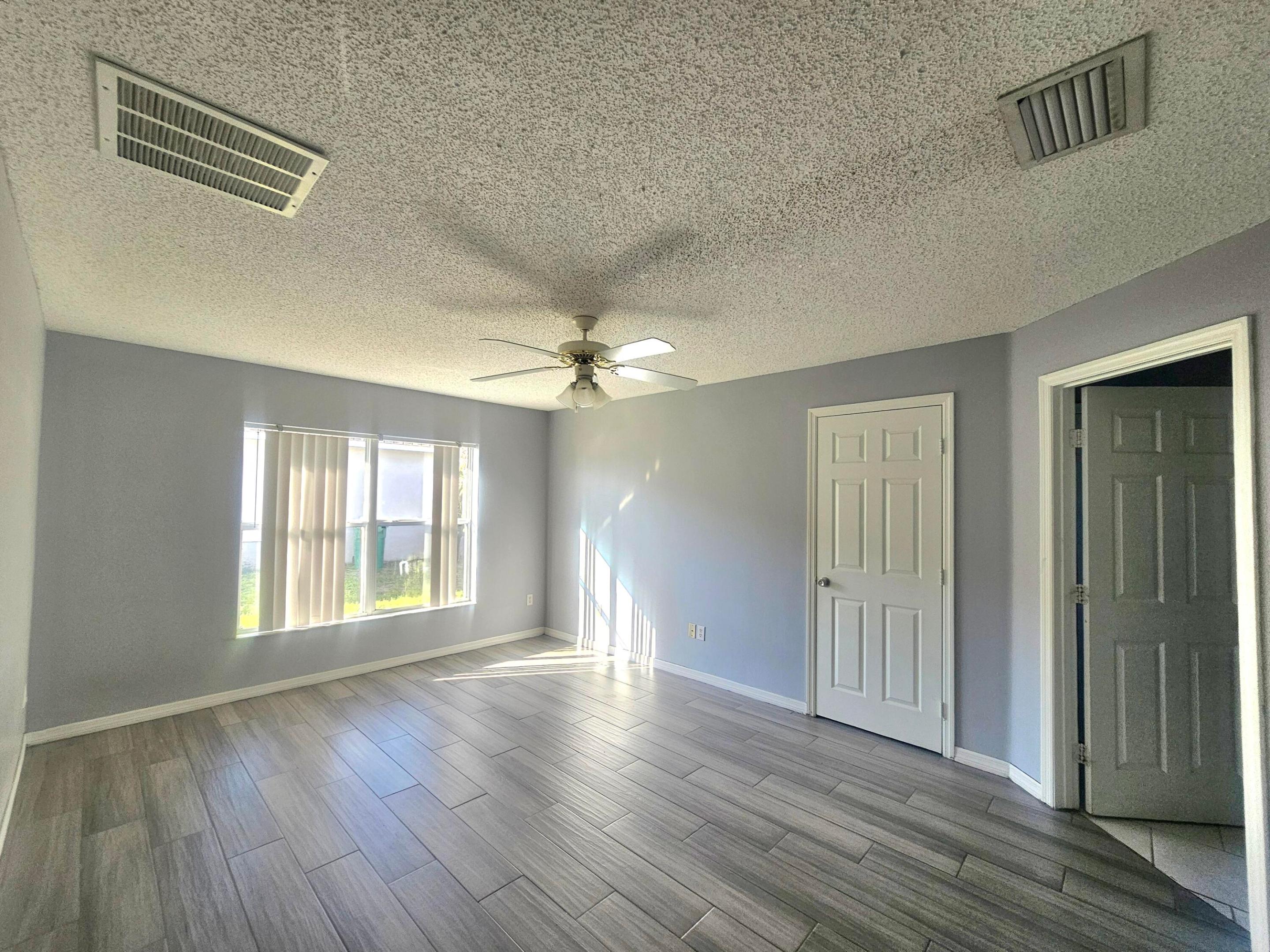 PORT ST LUCIE SECTION 9 - Residential Lease