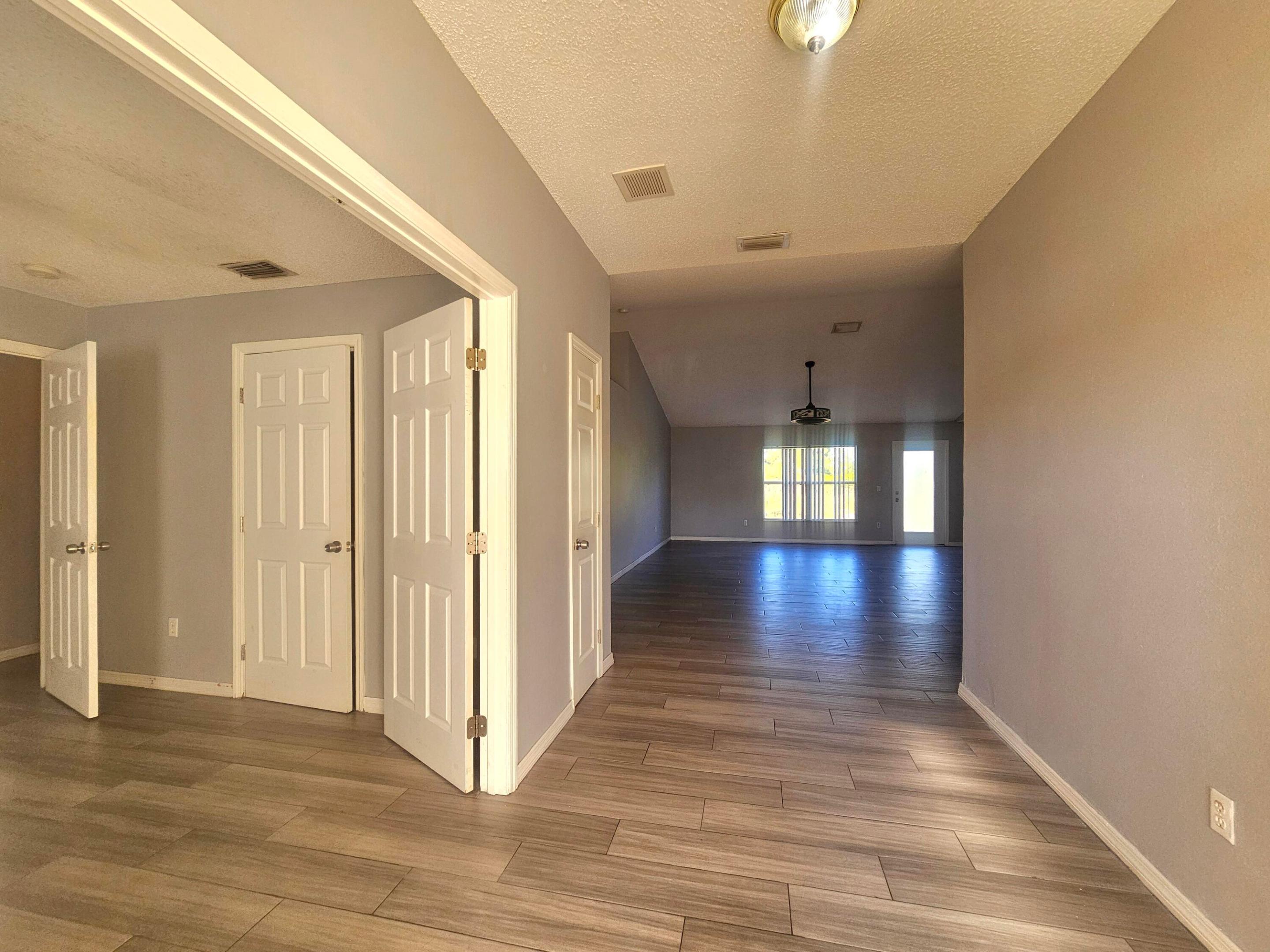 PORT ST LUCIE SECTION 9 - Residential Lease