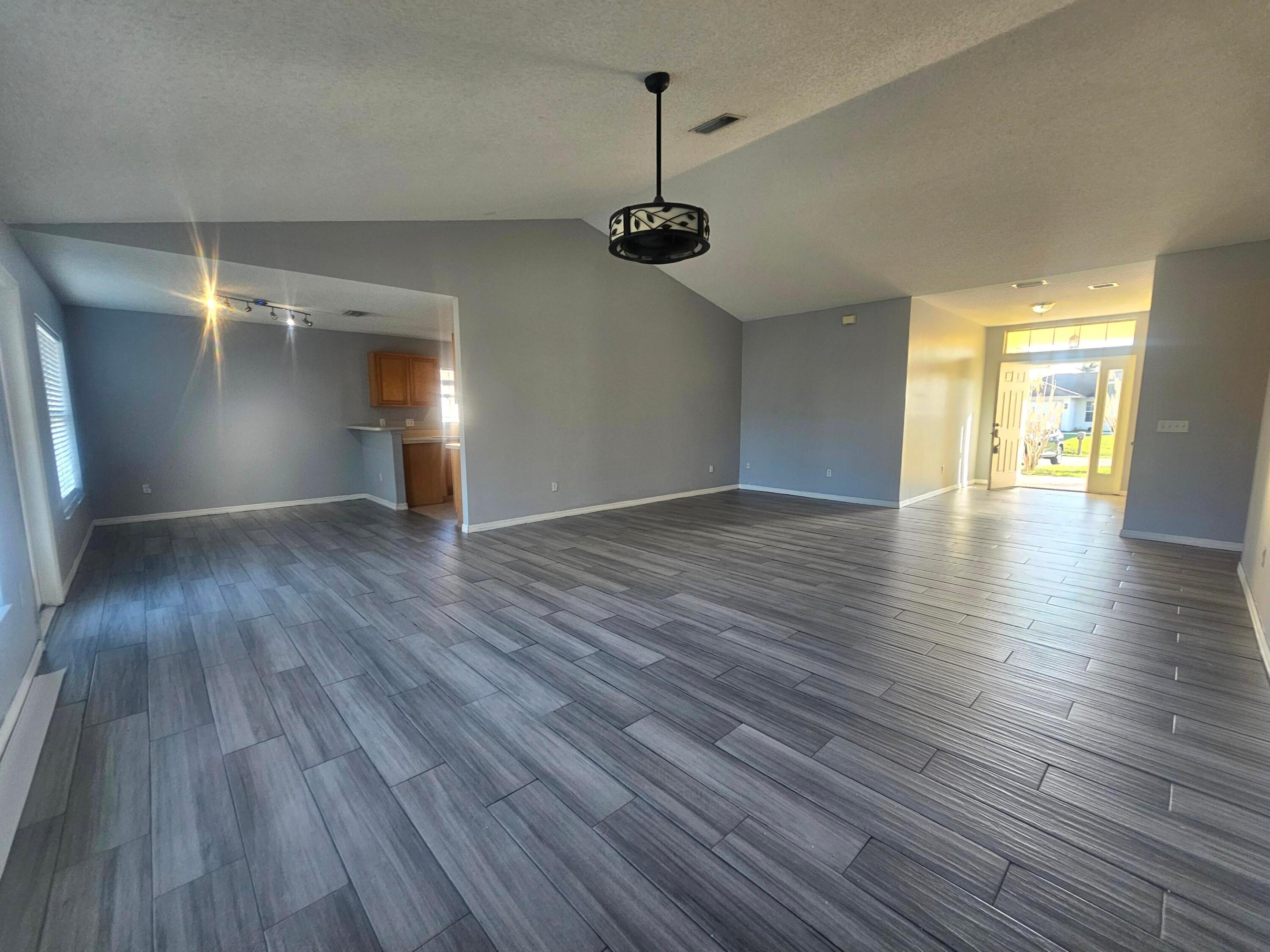 PORT ST LUCIE SECTION 9 - Residential Lease