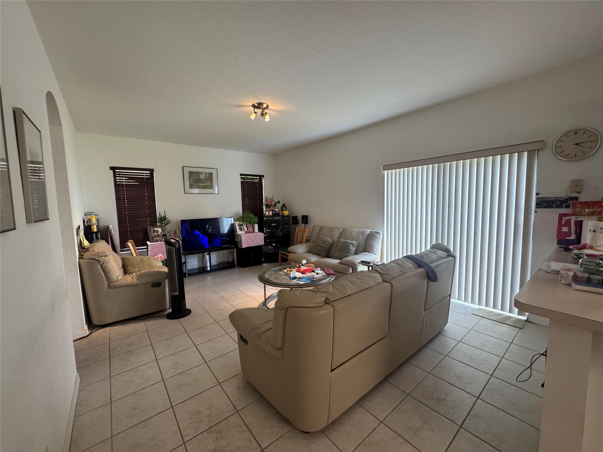 11141 NW 34th Ct