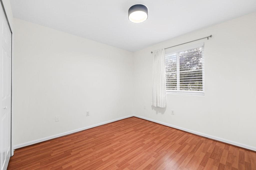 Paragon Centre 162-35 B - Residential Lease