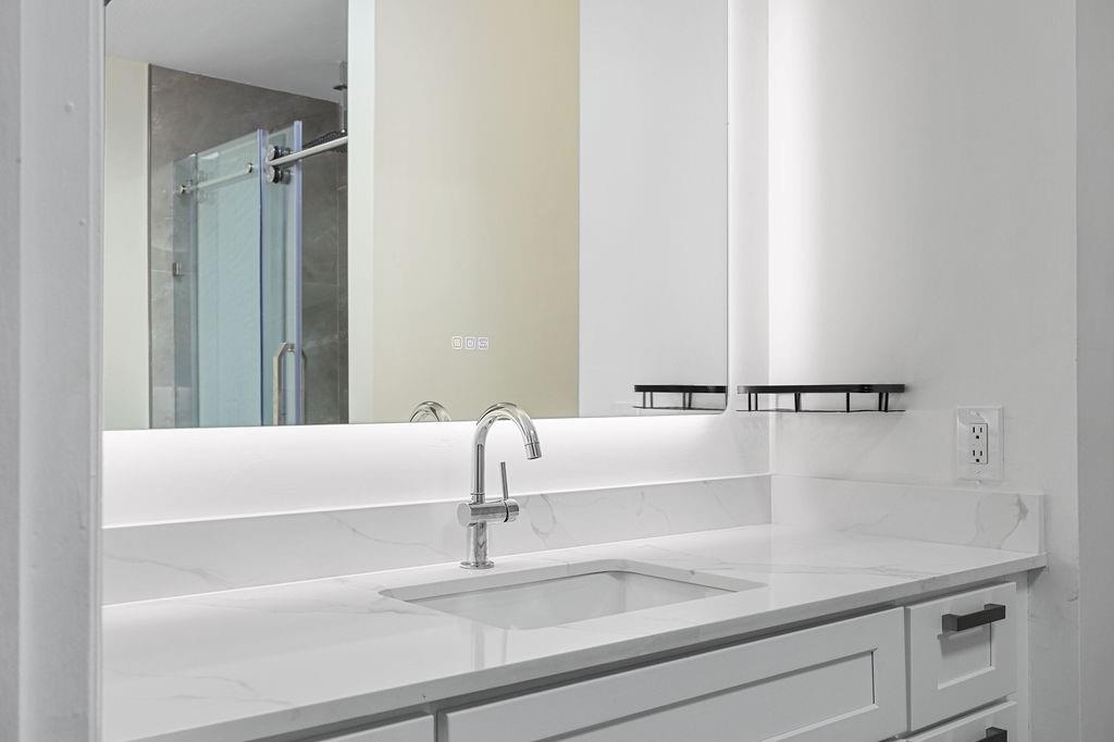 Paragon Centre 162-35 B - Residential Lease