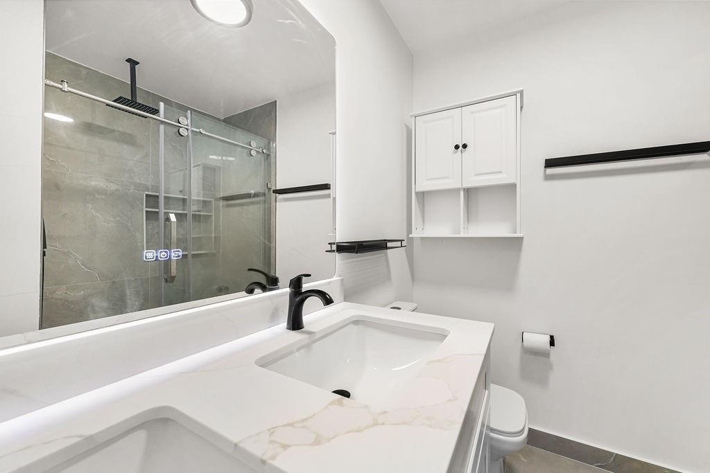 Paragon Centre 162-35 B - Residential Lease
