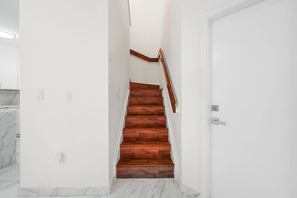 Paragon Centre 162-35 B - Residential Lease